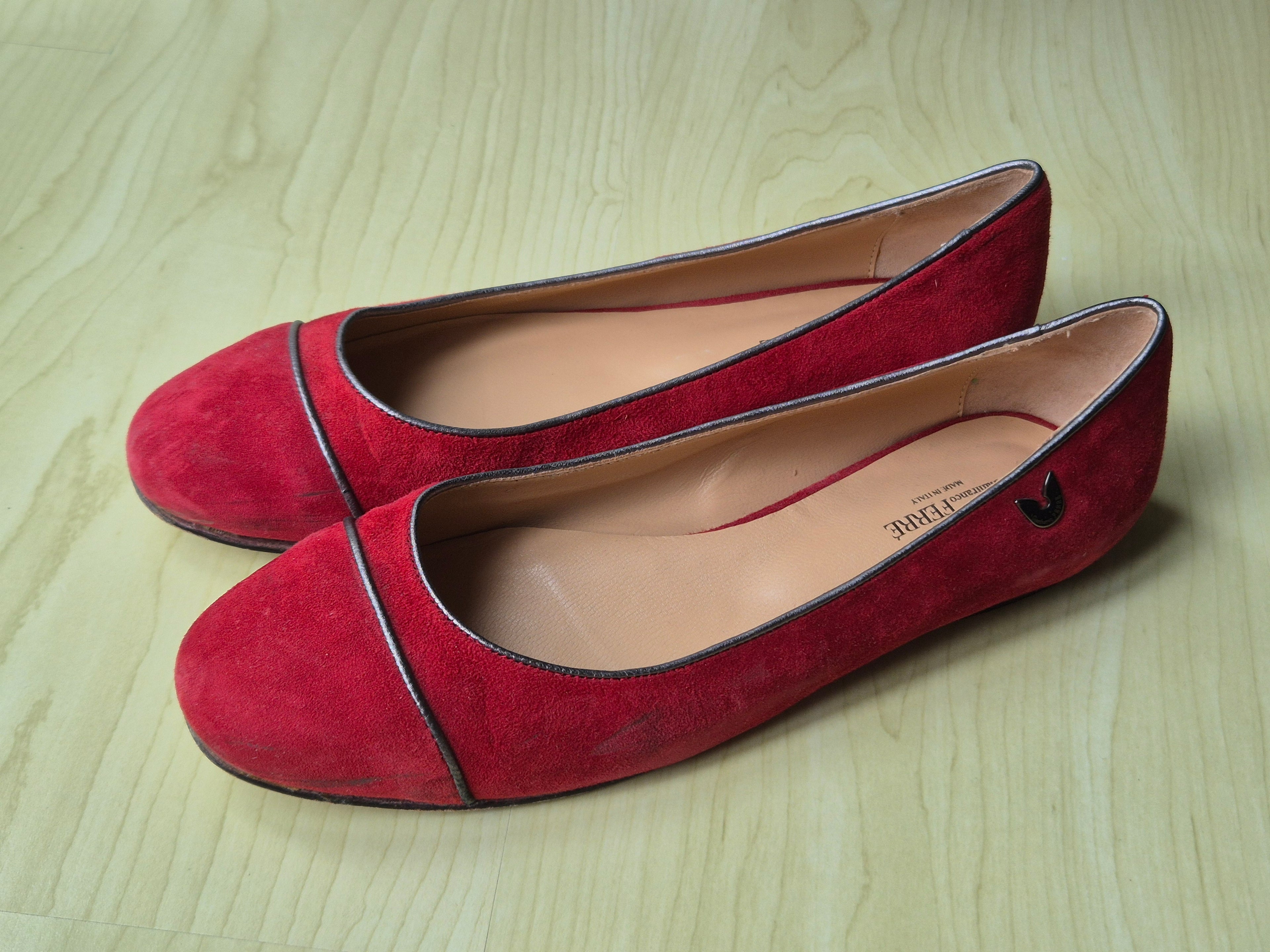 Gianfranco Ferré Rote Wildleder-Ballerinas | EU 37.5 | Gebraucht