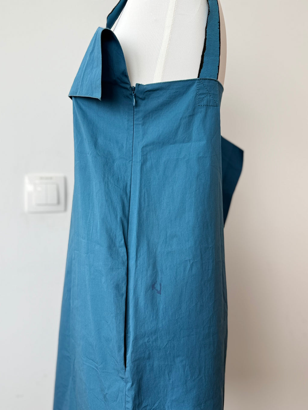 Bottega Veneta Kleid IT 40 – asymmetrisch, Volants, Baumwolle, Ägäisblau, gut