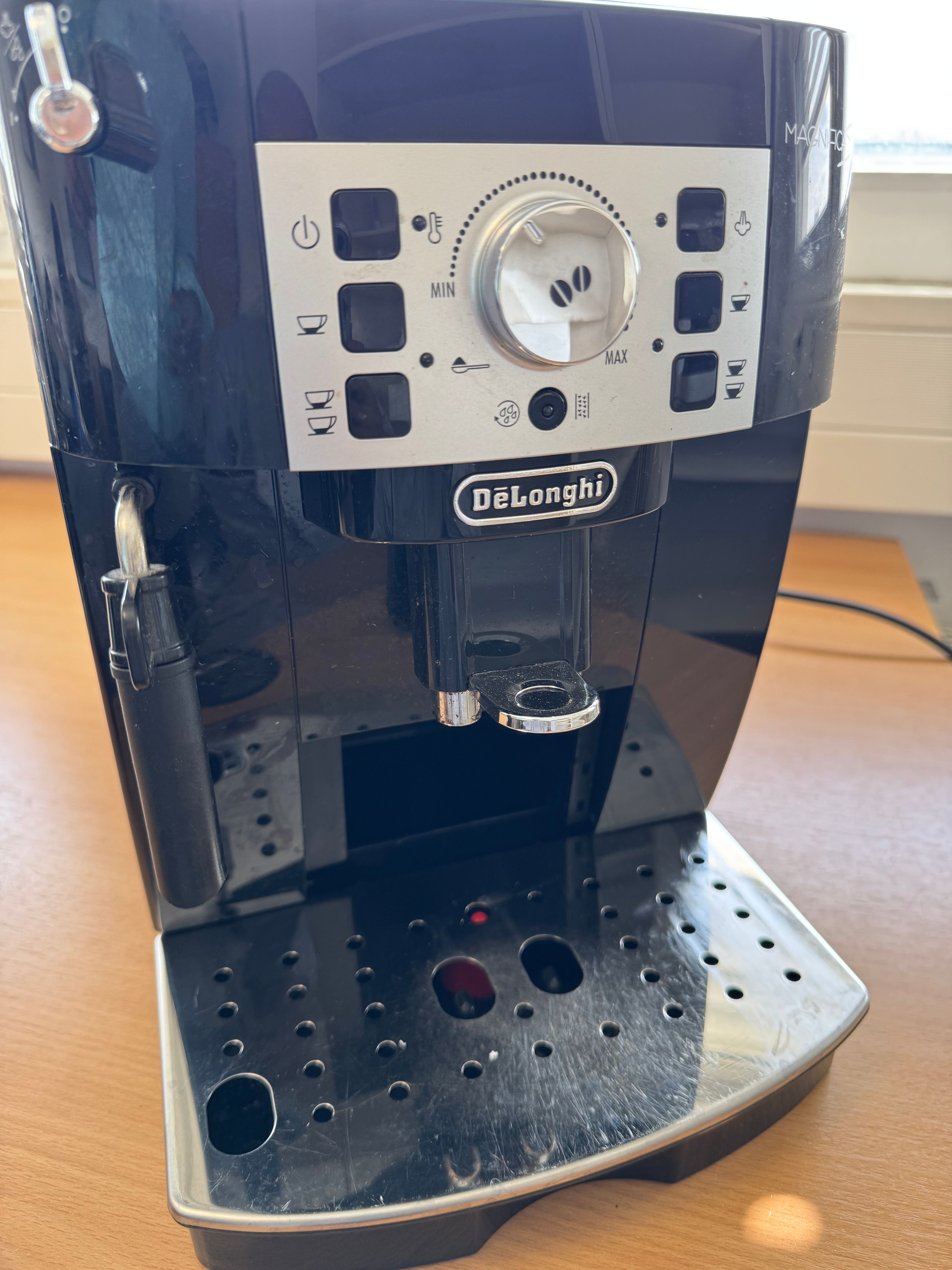 De’Longhi Magnifica S ECAM22110B Kaffeevollautomat Schwarz Medium