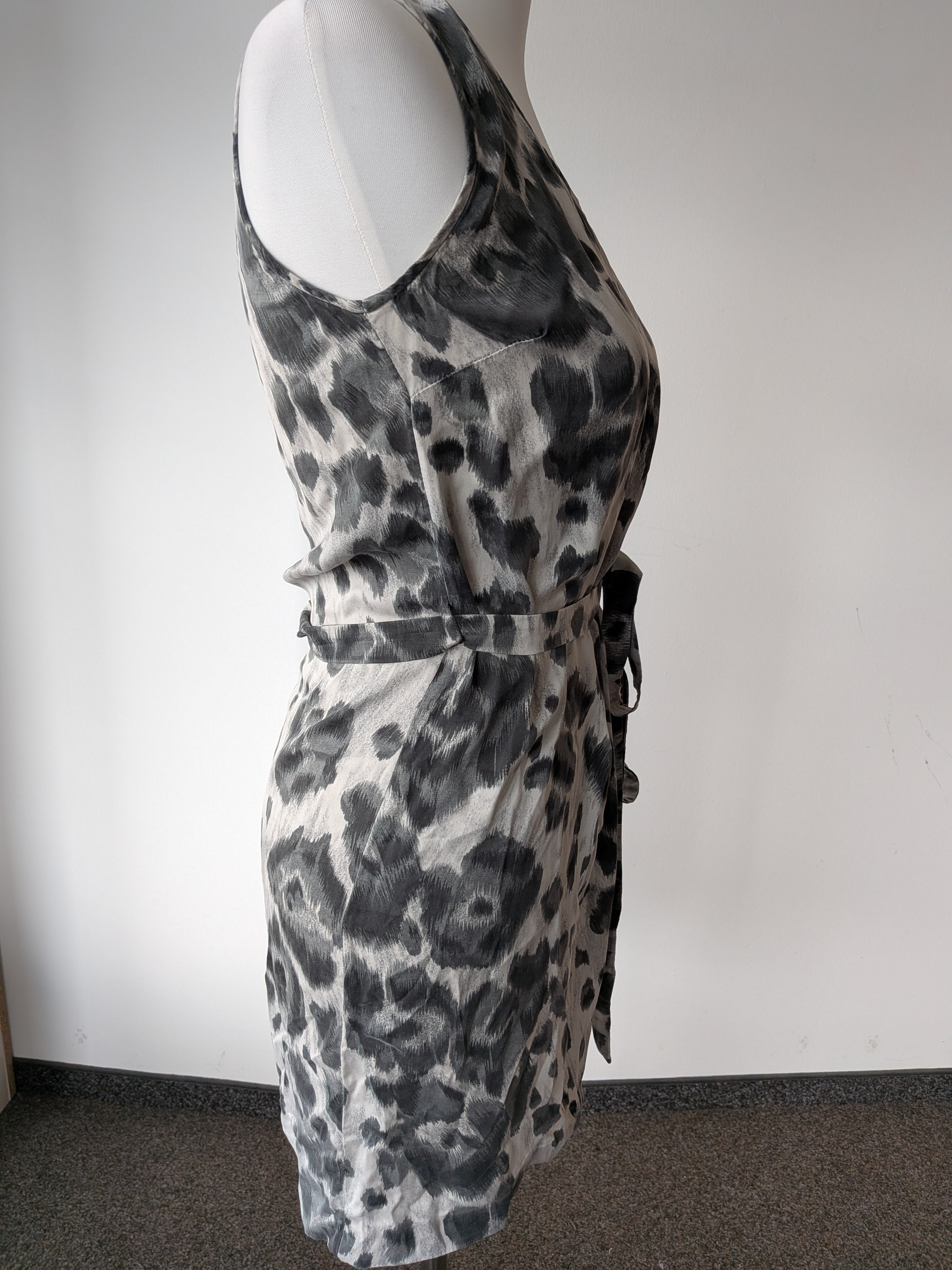 Stella McCartney Silk Dress – Grey Leopard Print, IT 38 / EU 34, Very Good