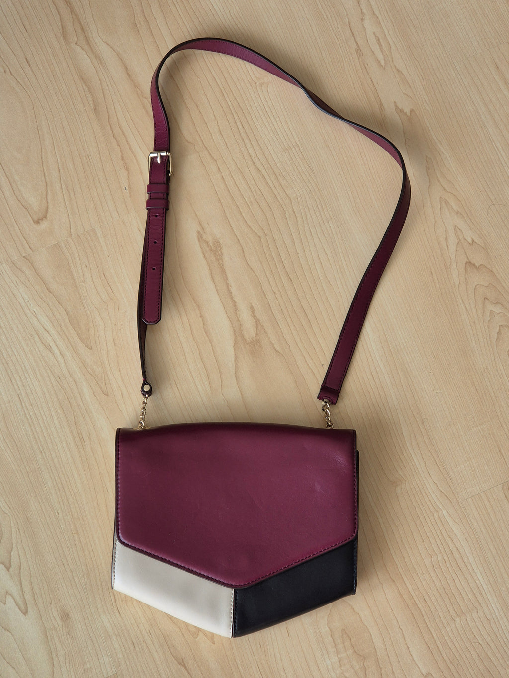 Sandro Paris „Lou“ Leder Crossbody Colour-Block Bordeaux/Creme/Schwarz, Gut, 24x21x5