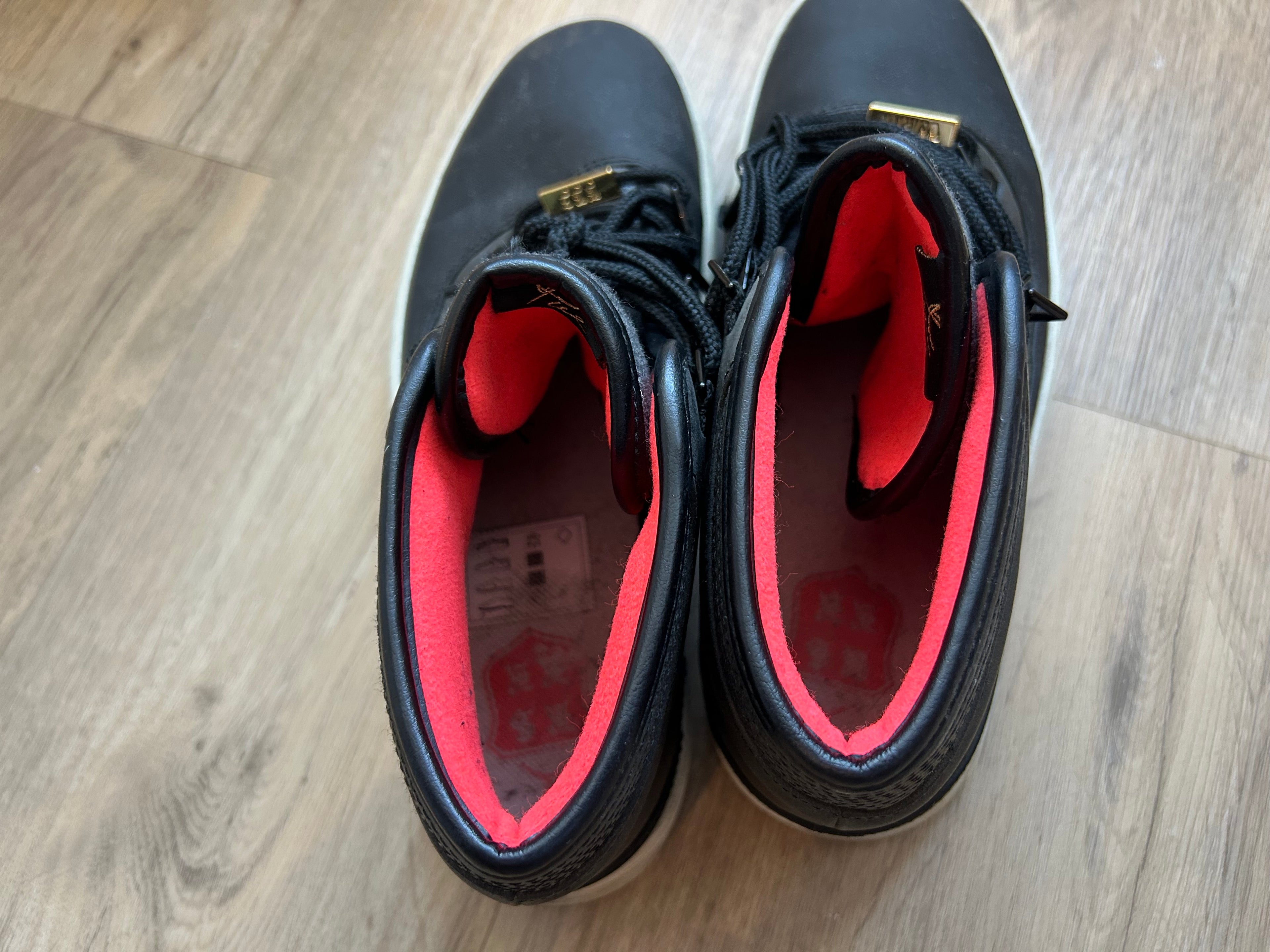 Nike Air Jordan Westbrook 0 'Holiday', Schwarz/Grau, Gr. 42, guter Zustand
