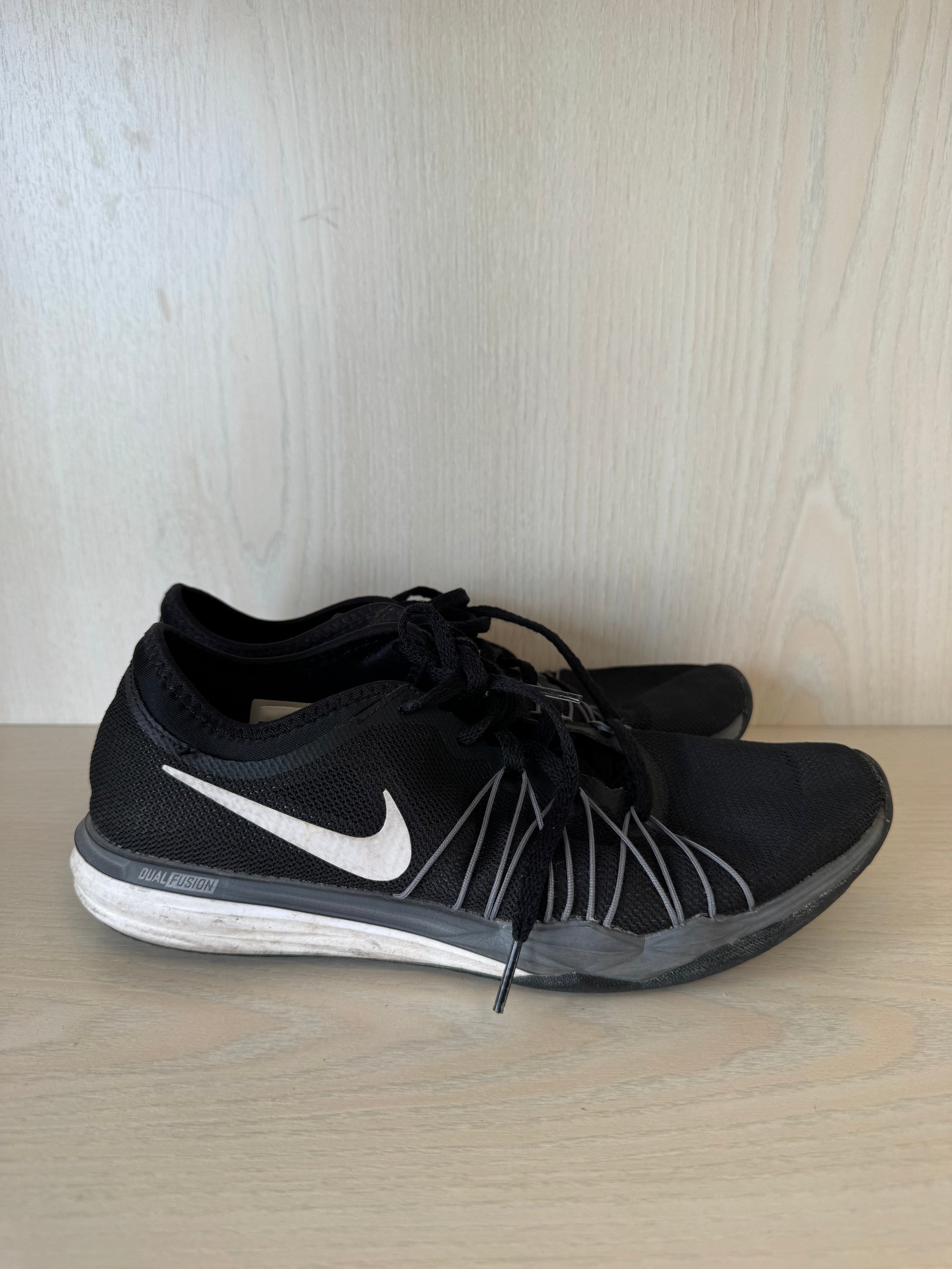 Nike Dual Fusion HIT Trainingsschuhe – Schwarz/Grau, Gr. 38.5, Gebraucht