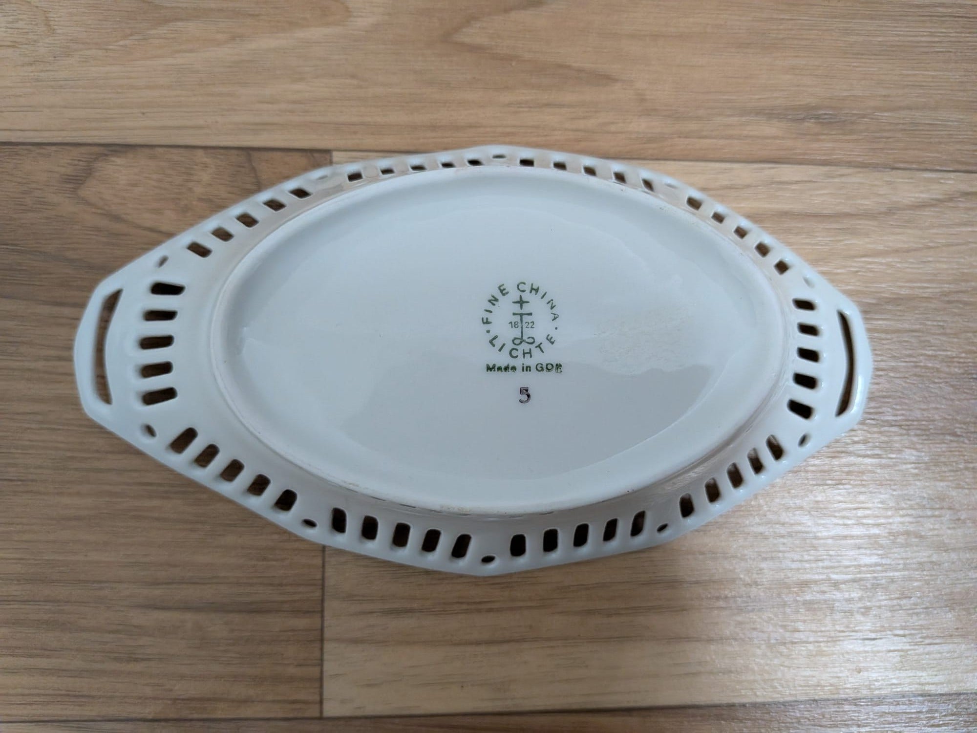 Lichte Porzellan Schale durchbrochen Floral GDR Vintage Sehr Gut