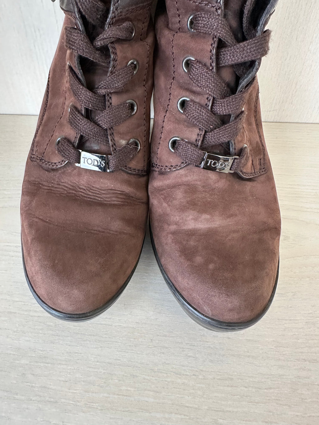 Tod’s Schnürstiefeletten – Wildleder, Braun, Größe 38, Gebraucht