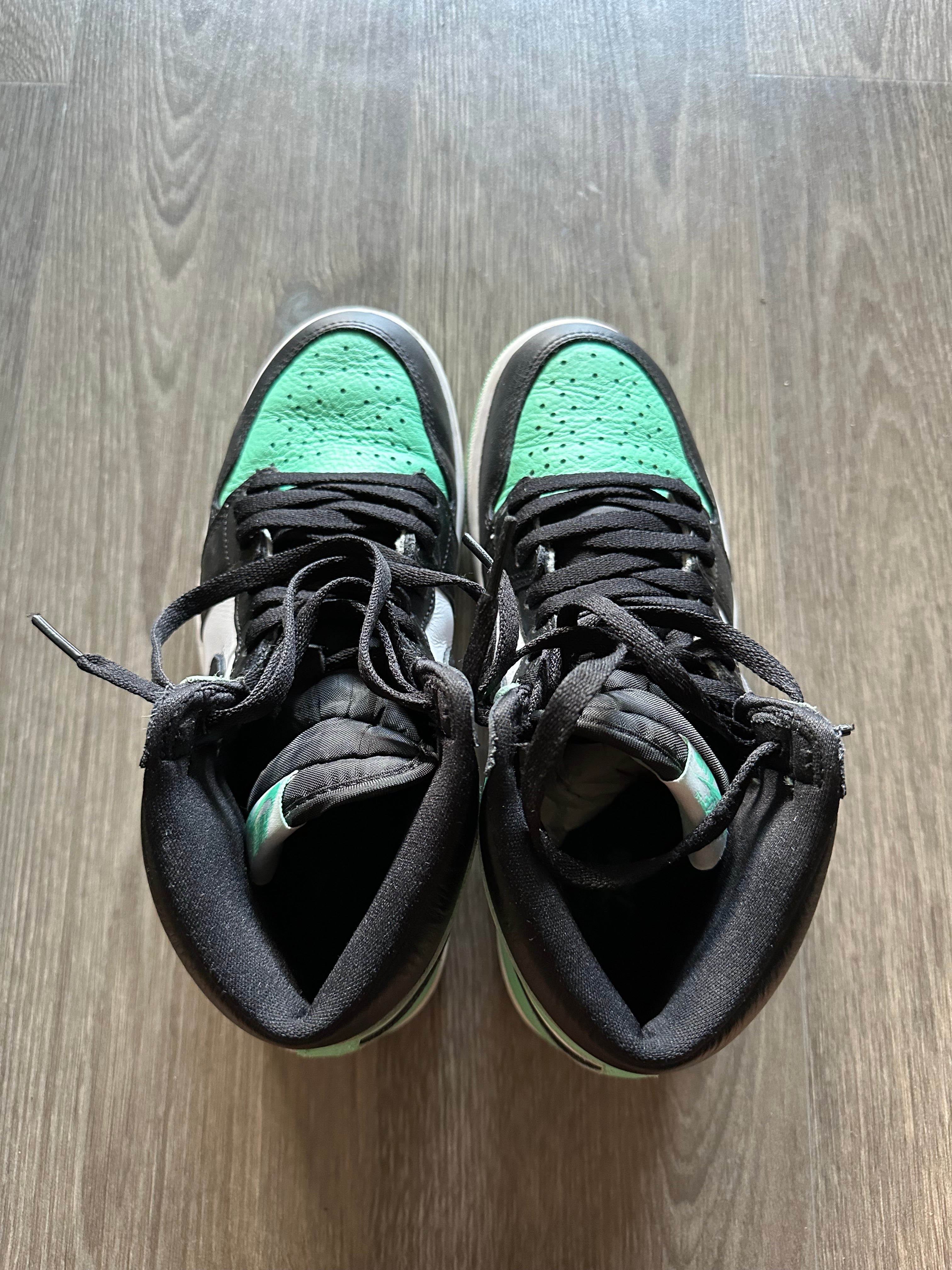Nike Air Jordan 1 High OG “Green Glow” - EU42 / US8.5 - Very Good