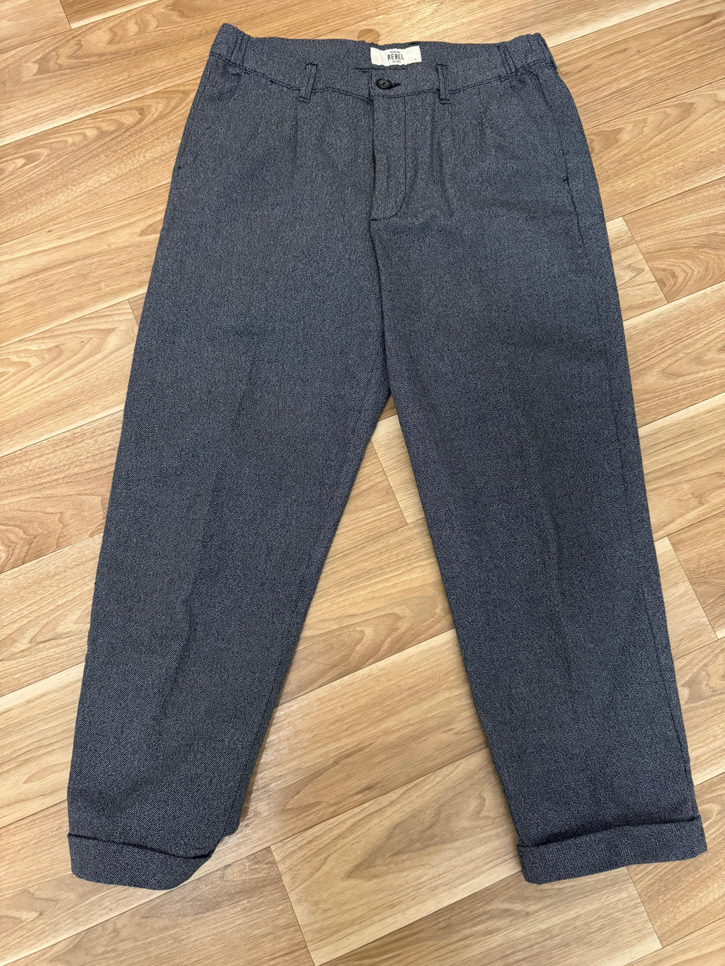 Redefined Rebel Chinohose, Dunkelgrau, Größe L, sehr guter Zustand