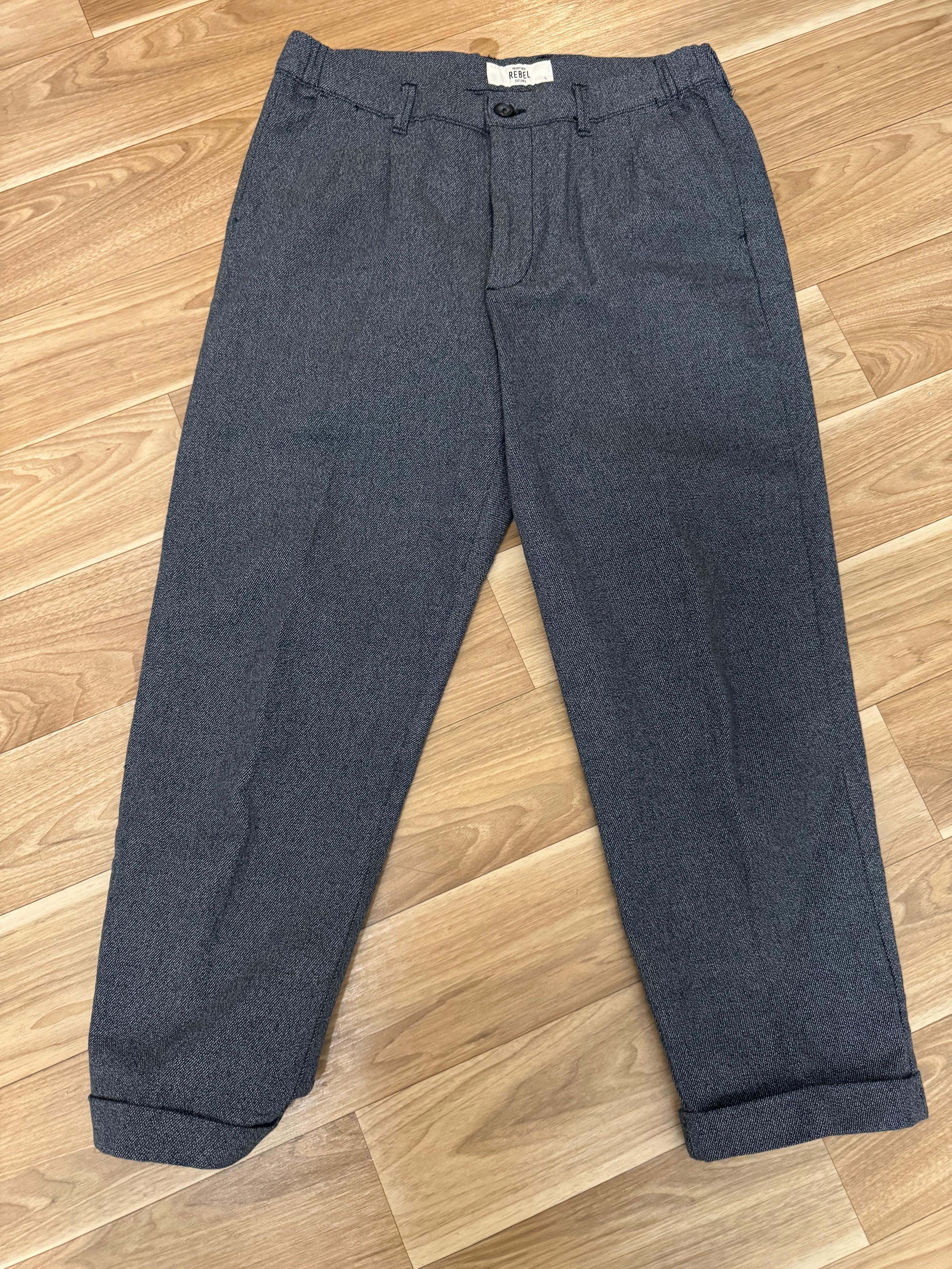 Redefined Rebel Chinohose, Dunkelgrau, Größe L, sehr guter Zustand