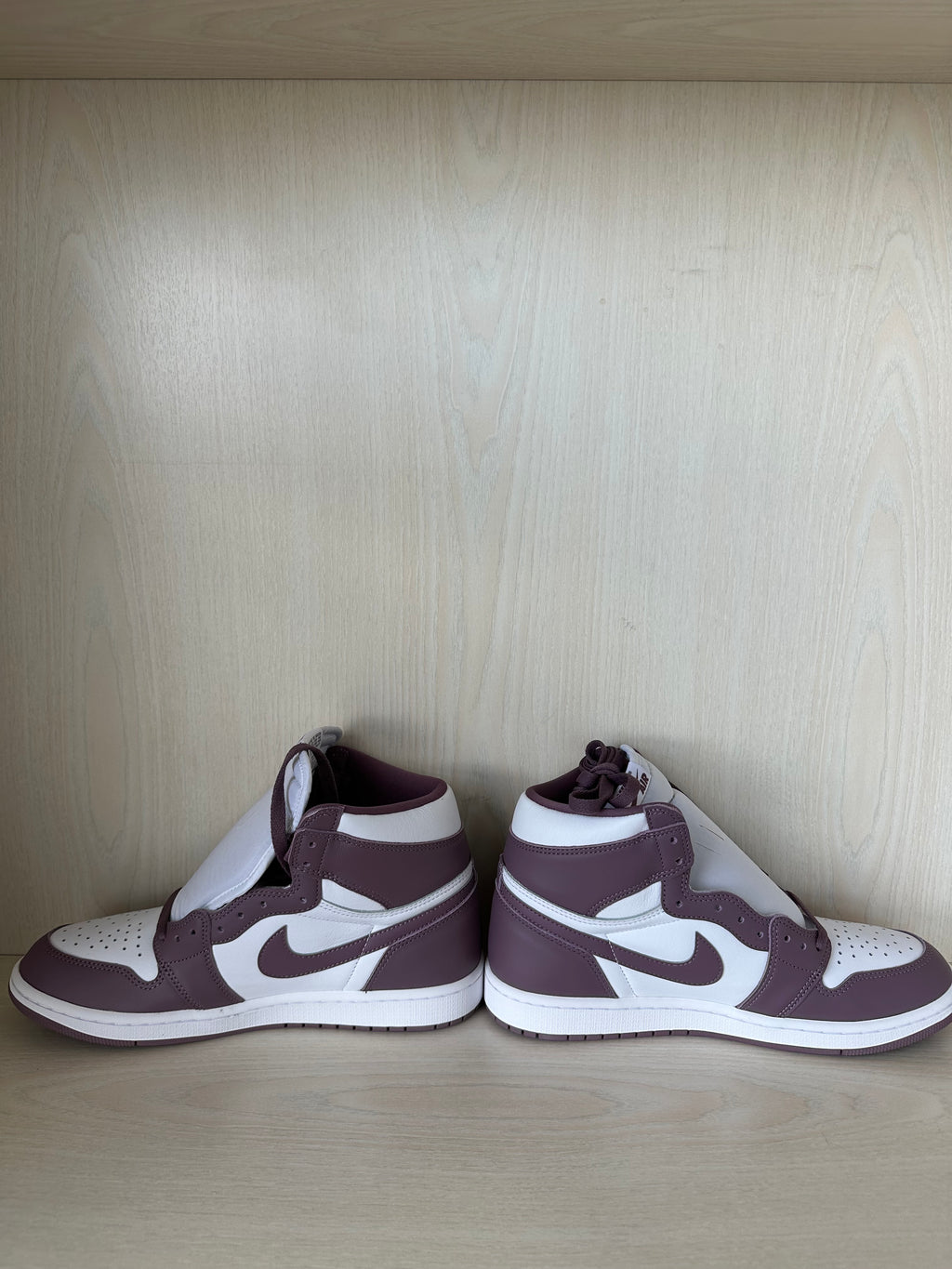 Nike Air Jordan 1 Retro High OG Mauve Weiß EUR 42 Neu