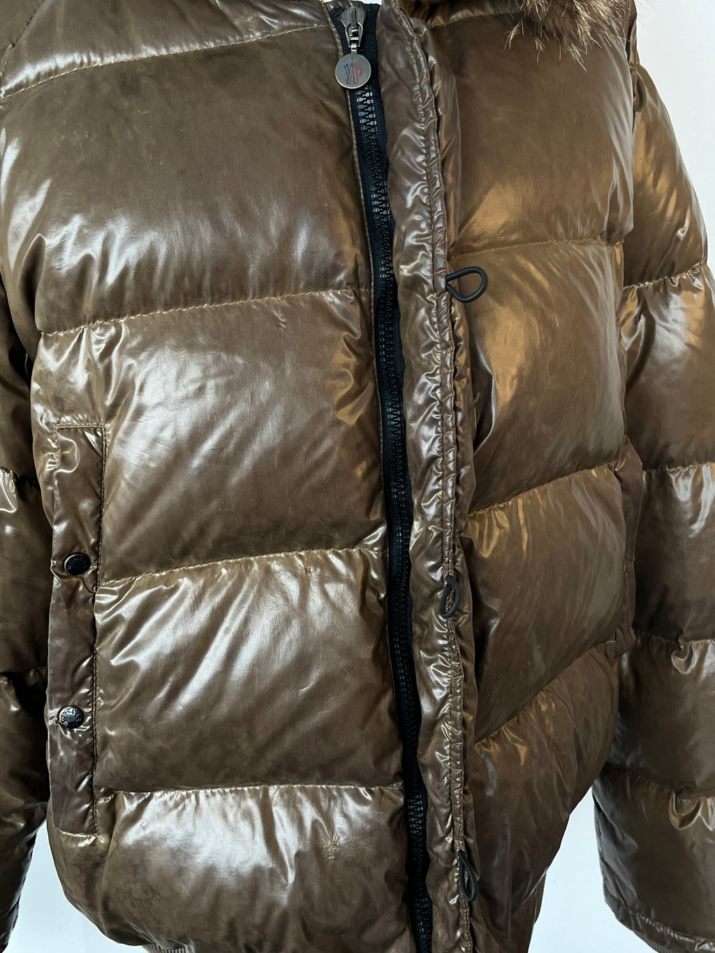 Moncler Herren Daunenjacke Shiny Nylon Olive Gr. 4 Fellkapuze Gebraucht