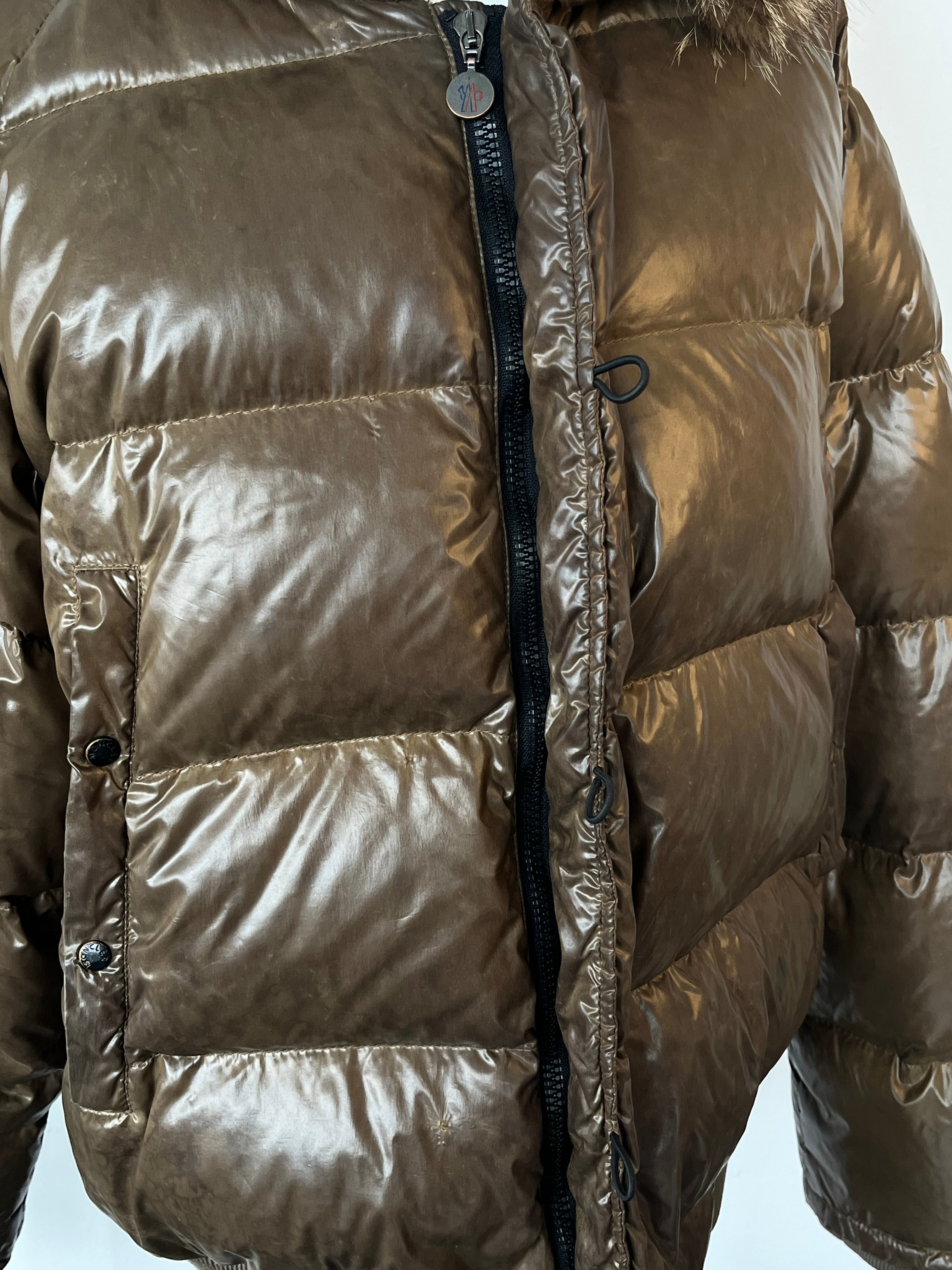 Moncler Herren Daunenjacke Shiny Nylon Olive Gr. 4 Fellkapuze Gebraucht