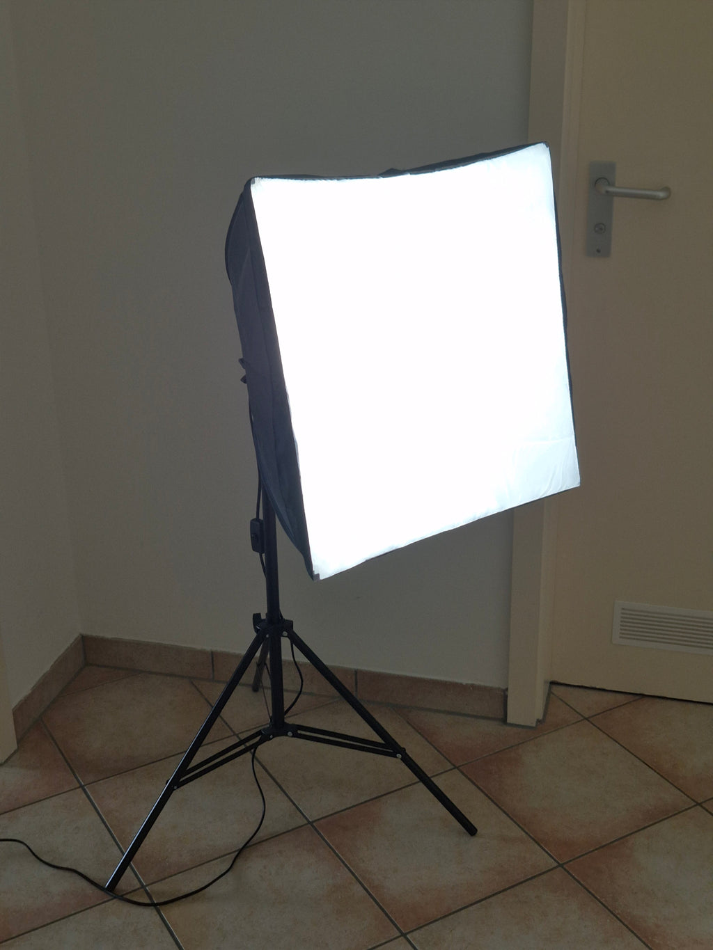 ESDDI PS070 80W LED Softbox Lighting Kit Black, Very Good, Stand & Bag Included