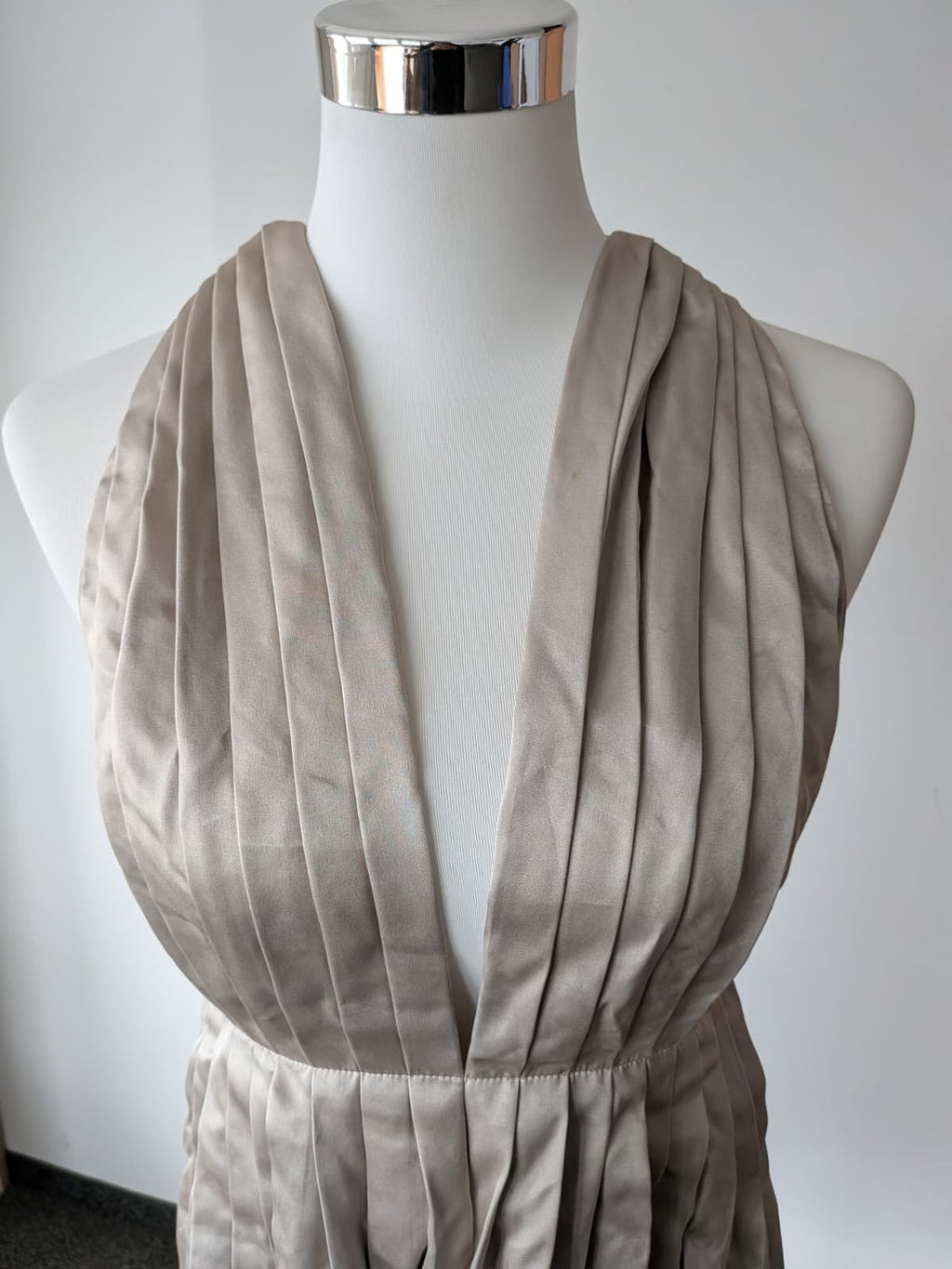 Stella McCartney Pleated Silk Dress – IT 40, Nude, Good Condition