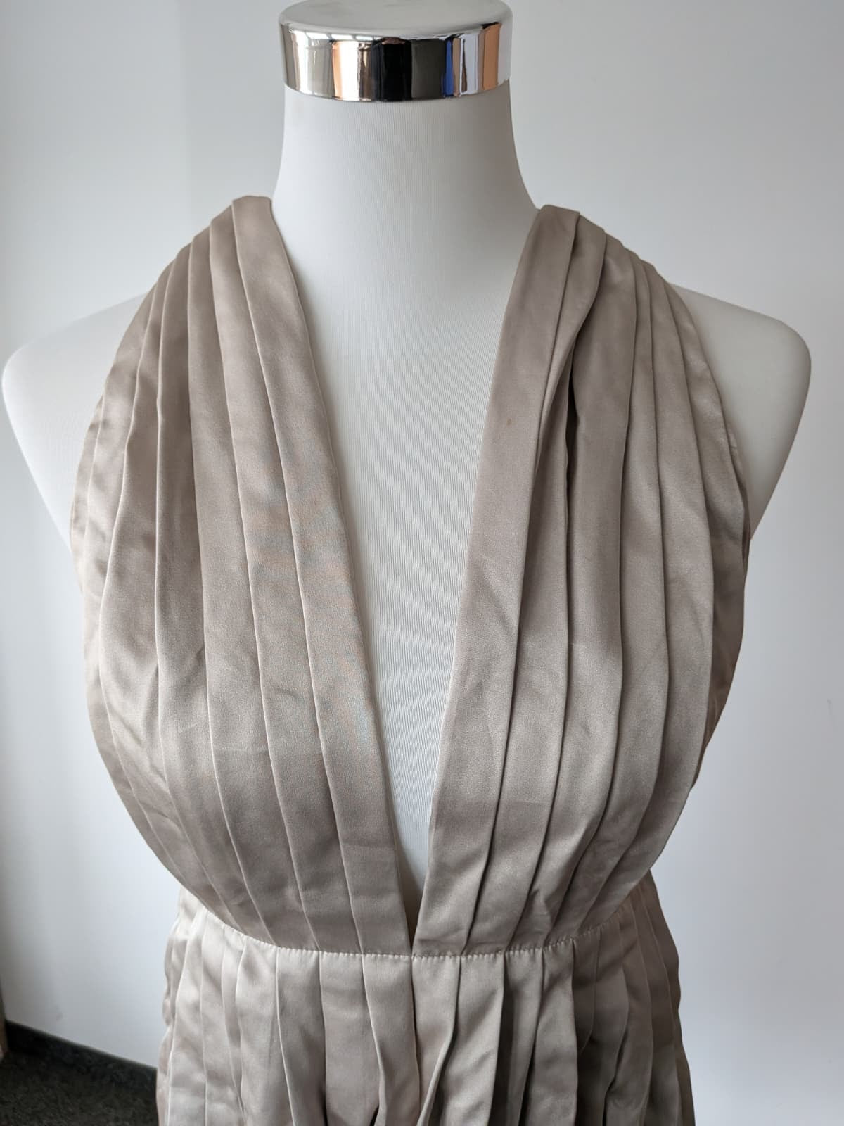 Stella McCartney Pleated Silk Dress – IT 40, Nude, Good Condition