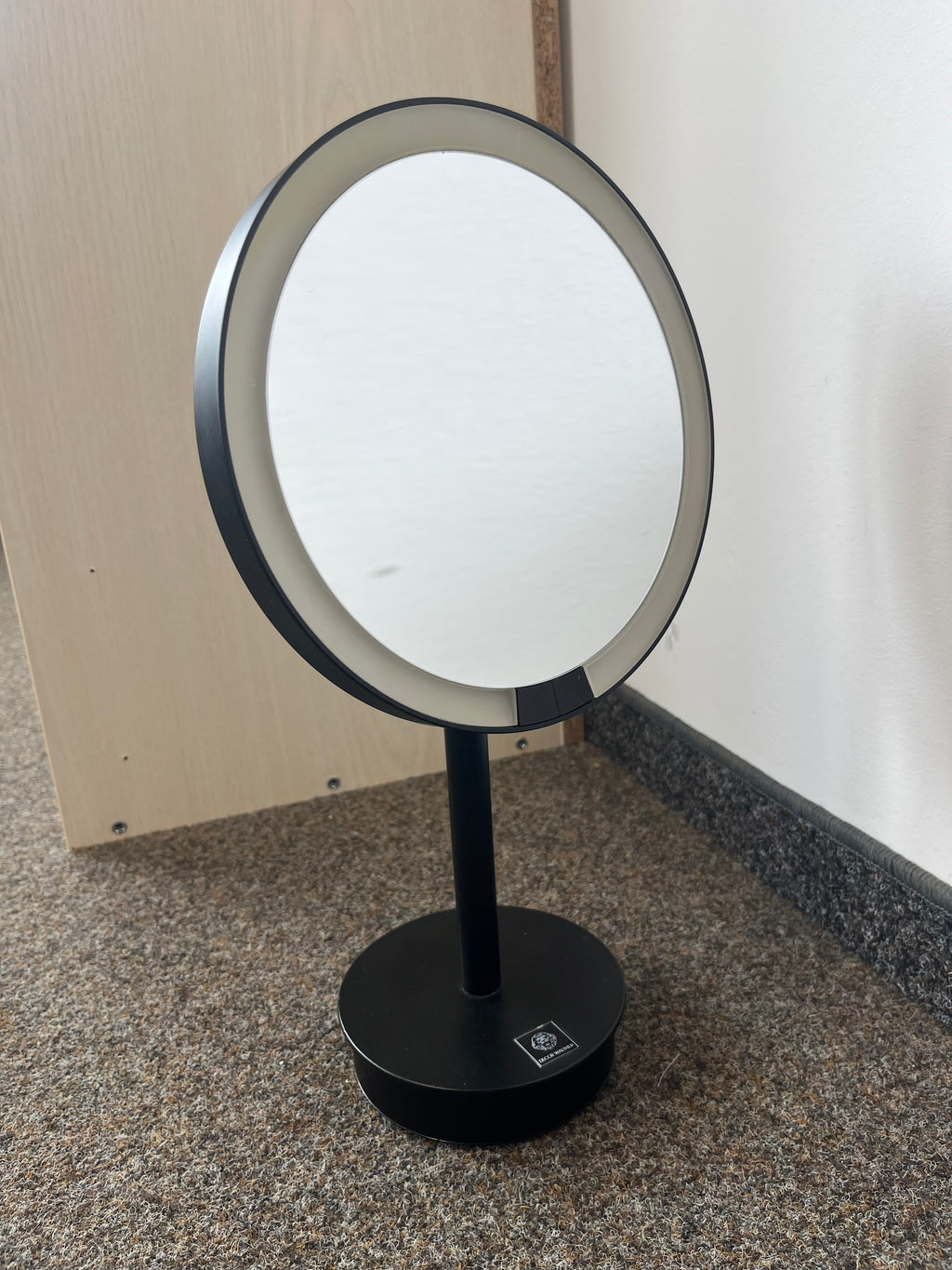 Decor Walther LED Sensor Vanity Mirror, Medium, Black, Good Condition, Cordless