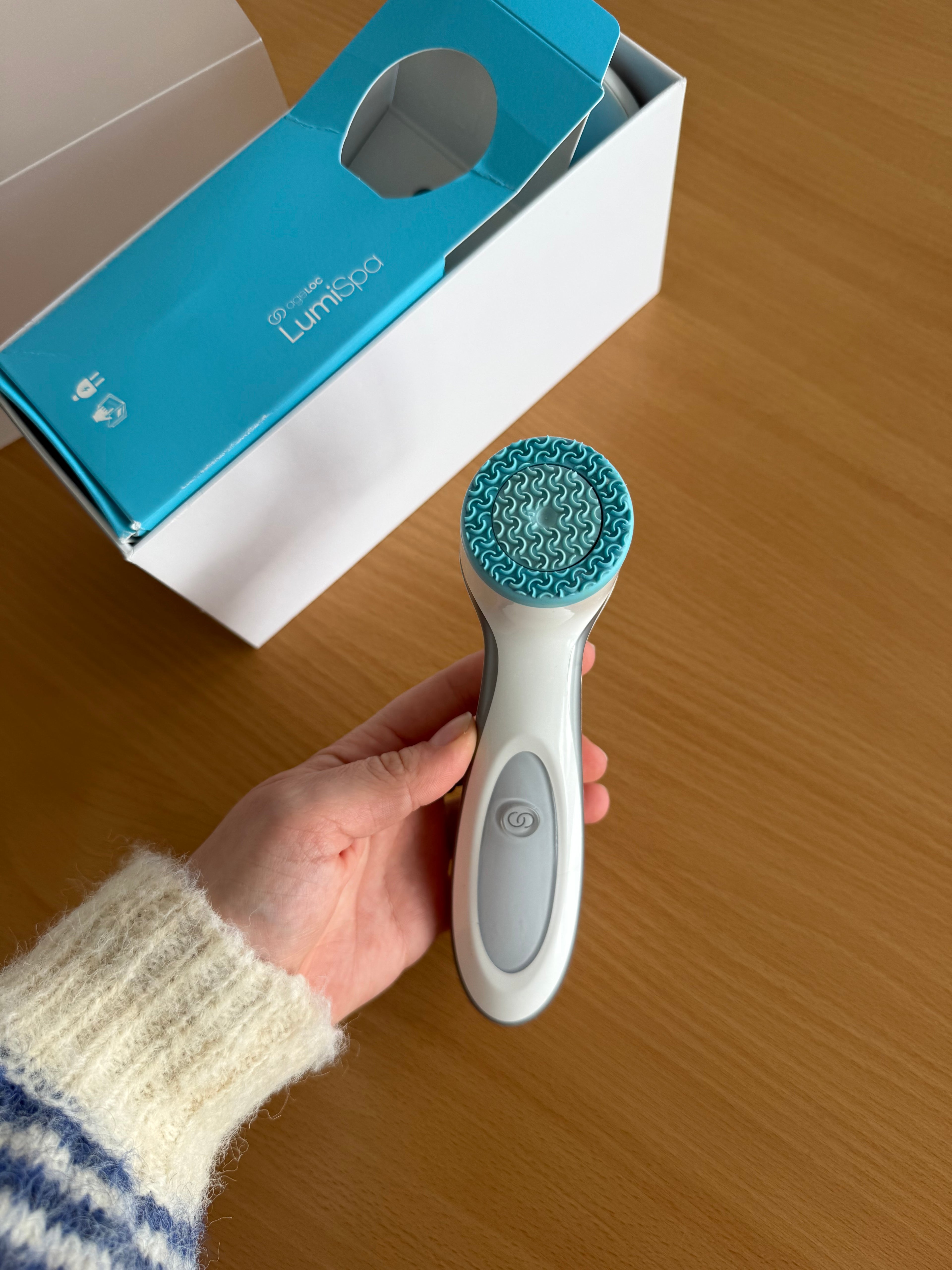 Nu Skin ageLOC LumiSpa Facial Cleansing Device White/Blue, Good Condition