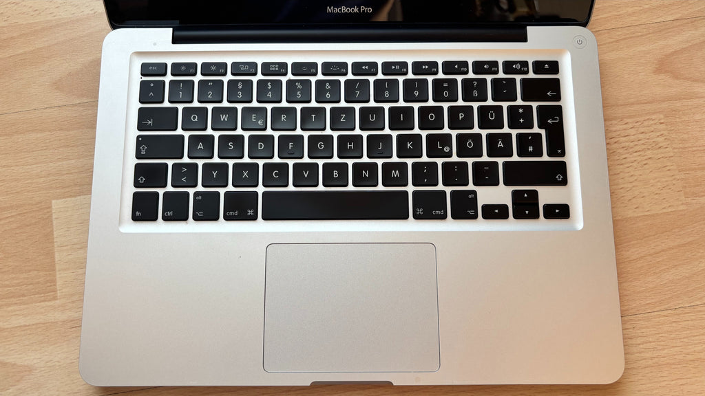 Apple MacBook Pro 13 i5 8GB 256GB SSD Silber – guter Zustand