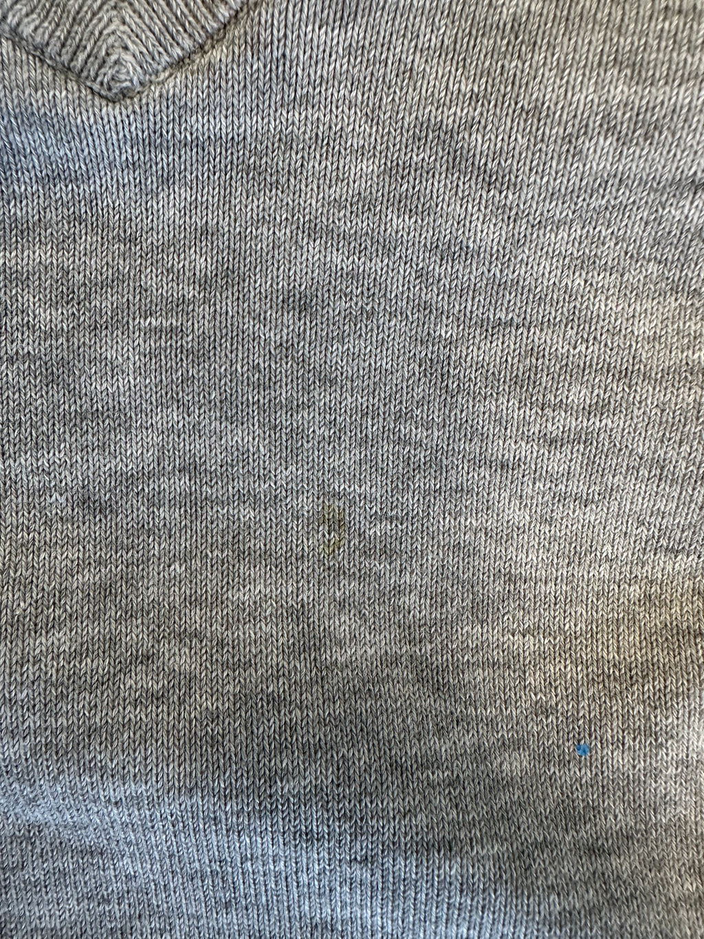 Peak Performance Grey V-Neck Sweater Men's Large – Good Condition