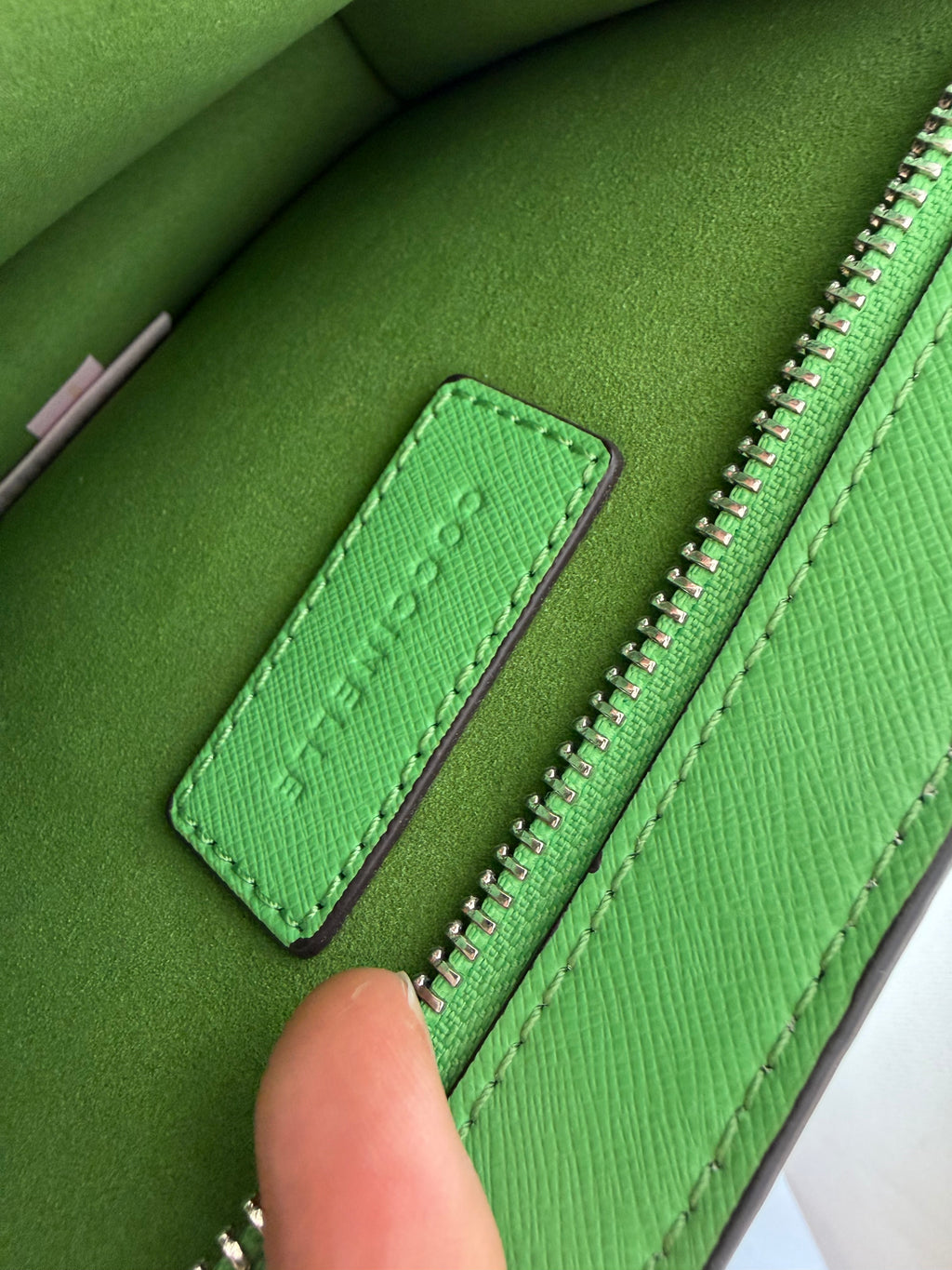 Coccinelle Alpha Crossbody Small – Saffiano Leder, Grün, Sehr Gut