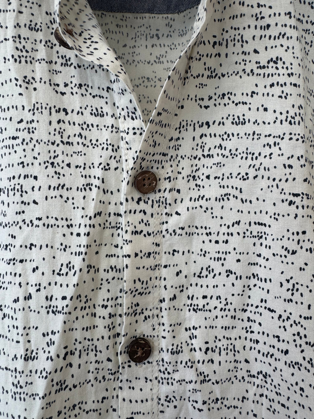 Minimum Crest Shirt, Medium, White/Black, Very Good