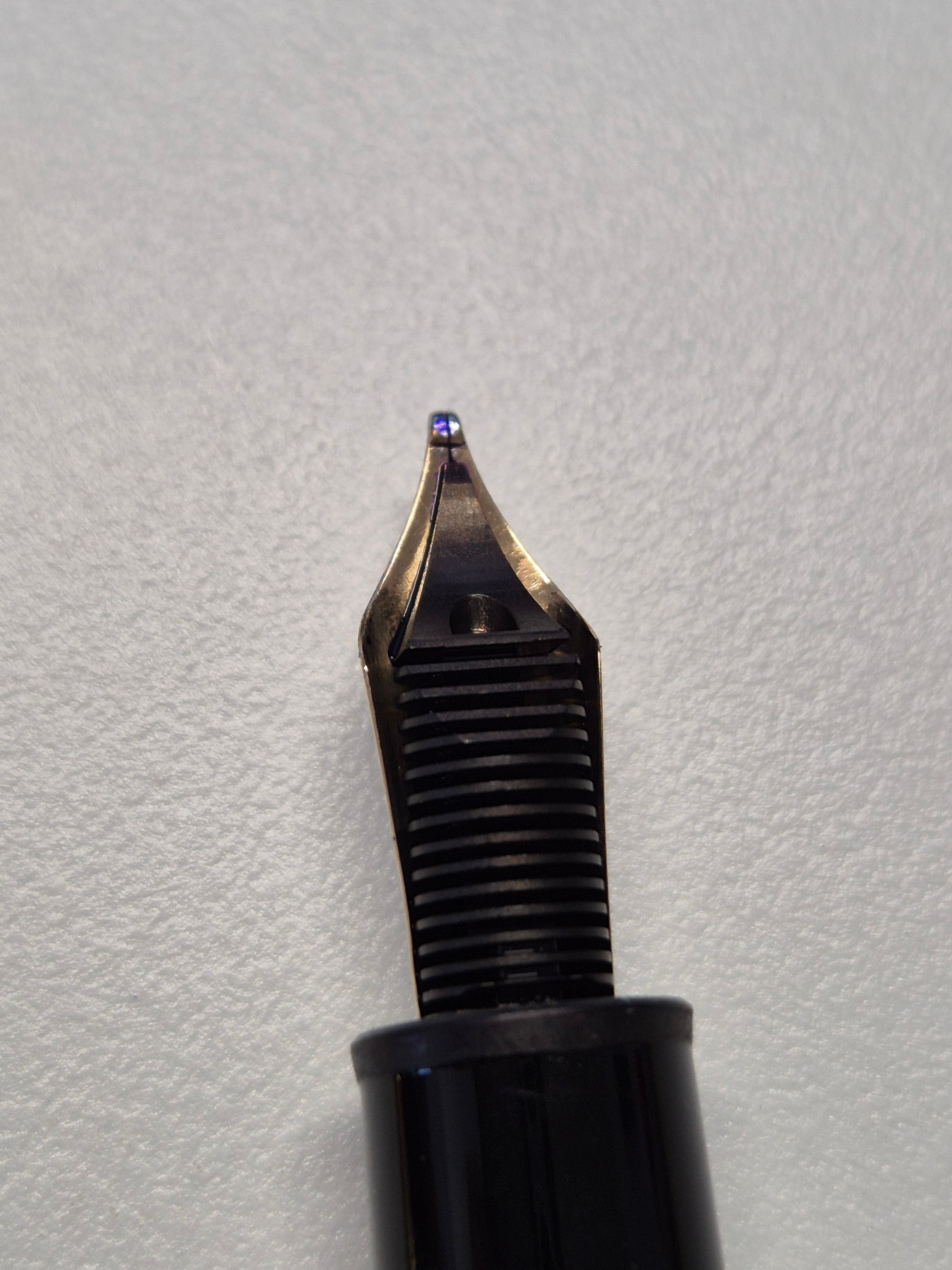 Montblanc Meisterstück 146 Füllfederhalter Schwarz Gold 14K Feder 14cm