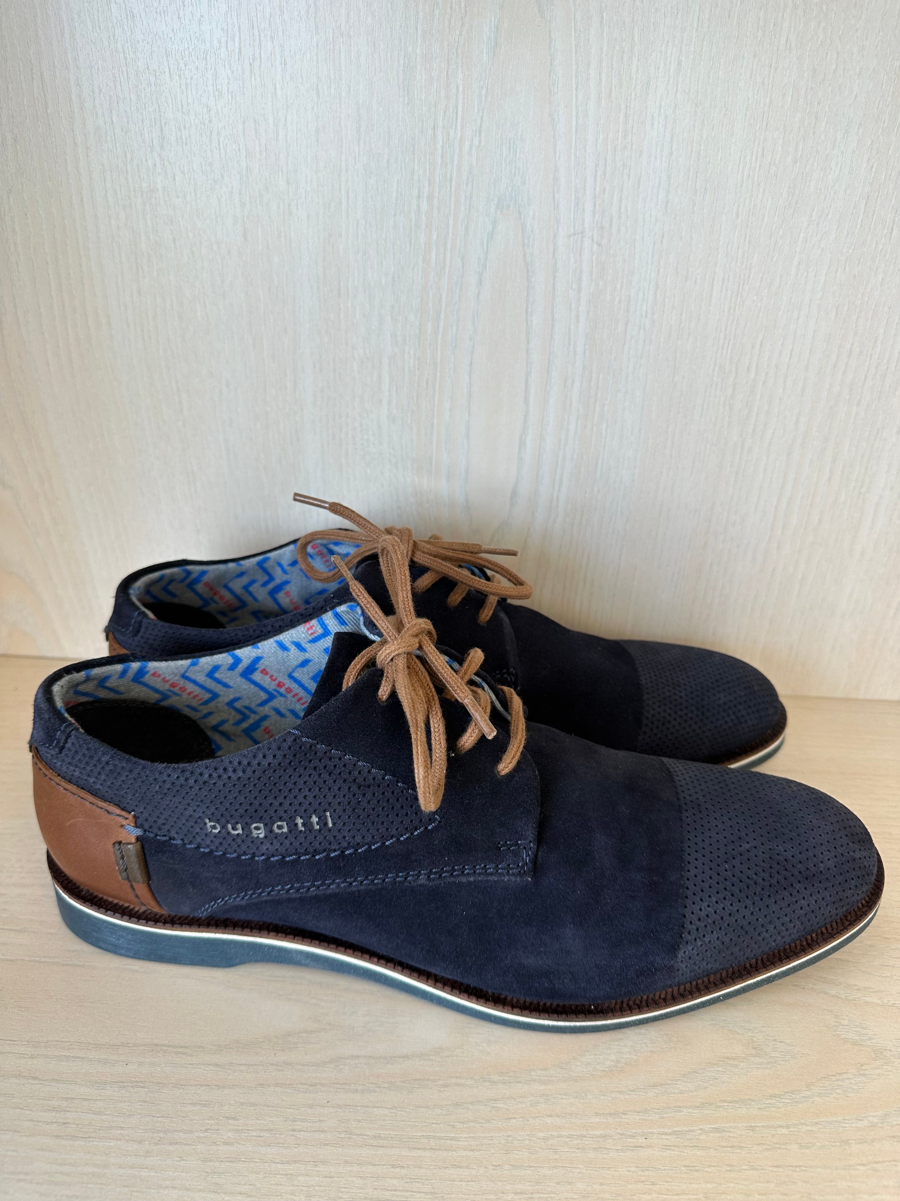 Bugatti Melchiore Derby Dunkelblau Wildleder Gr. 45 – sehr guter Zustand