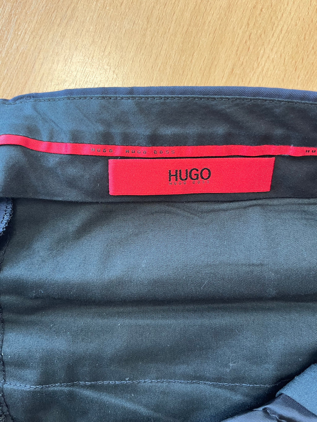 Hugo Boss Anzug Größe 50 Navy 100% Schurwolle – Sehr guter Zustand