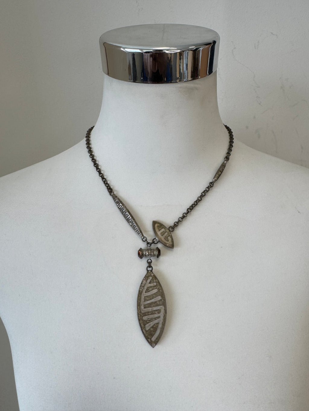 Konplott Leaf Pendant Long Necklace Silver Tone Metal 80-90cm Normal Use