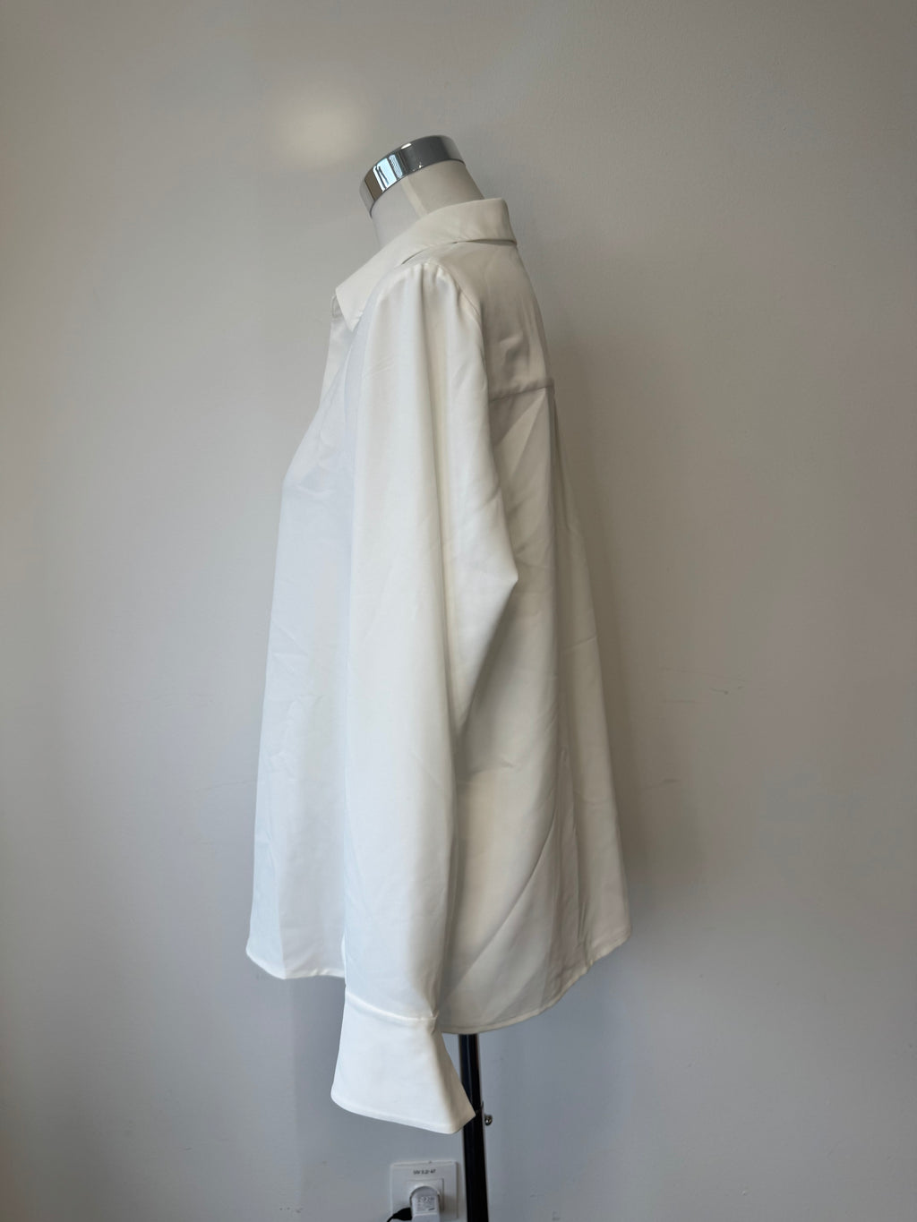 Margittes Classic Blouse – White, Size 42, 100% Polyester, Very Good Condition