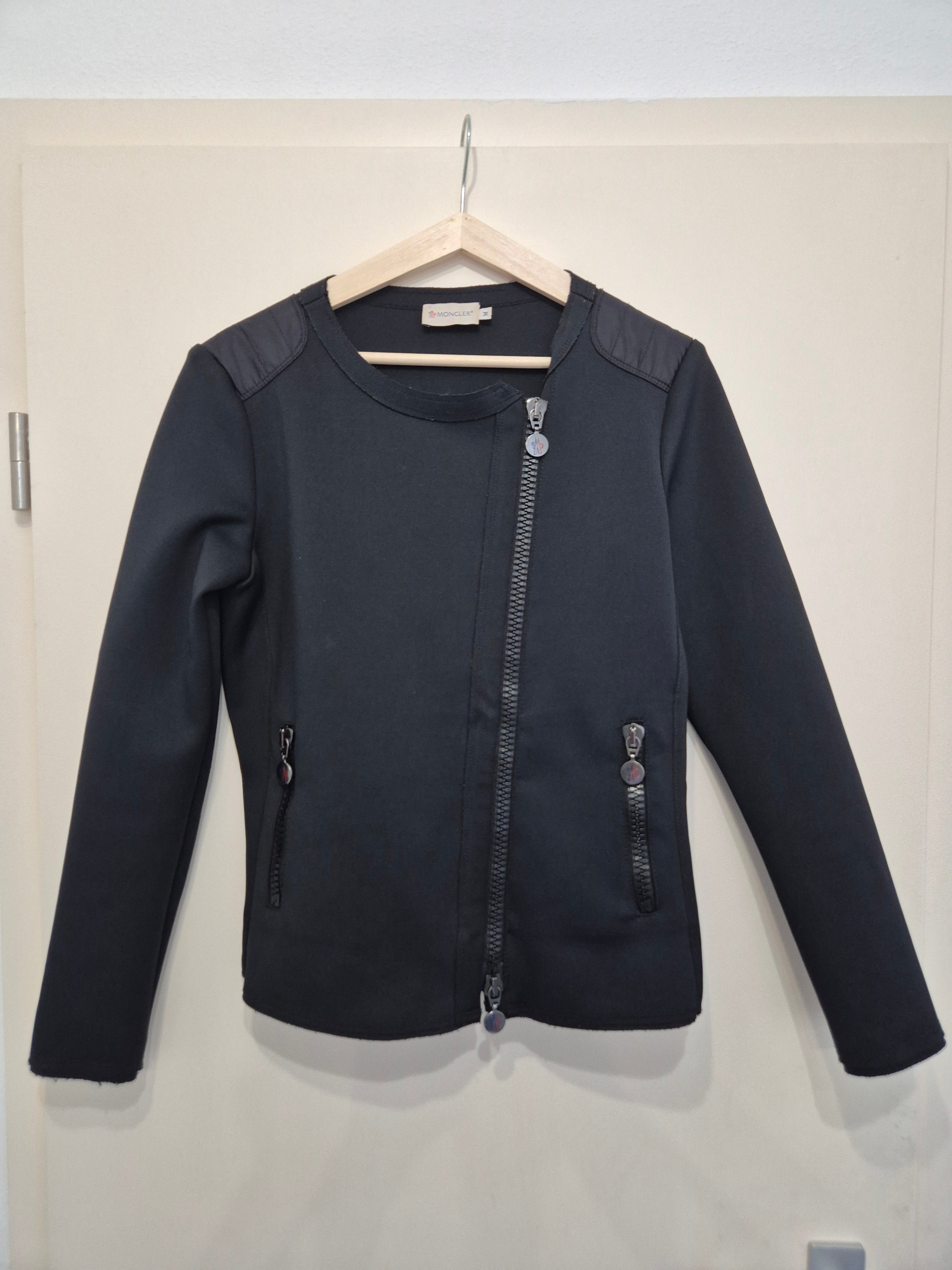 Moncler Damen Lederjacke VGH Serie Schwarz Größe M – Authentisch QR Code