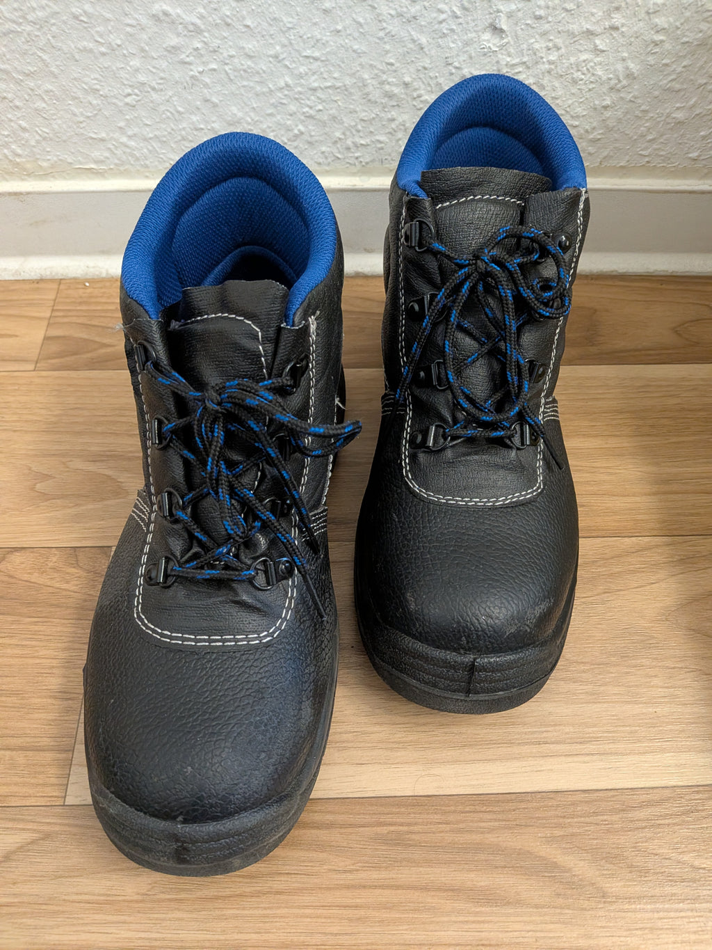 Like New S3 Safety Boots Size 42 Black – Steel Toe & Puncture-Proof Sole