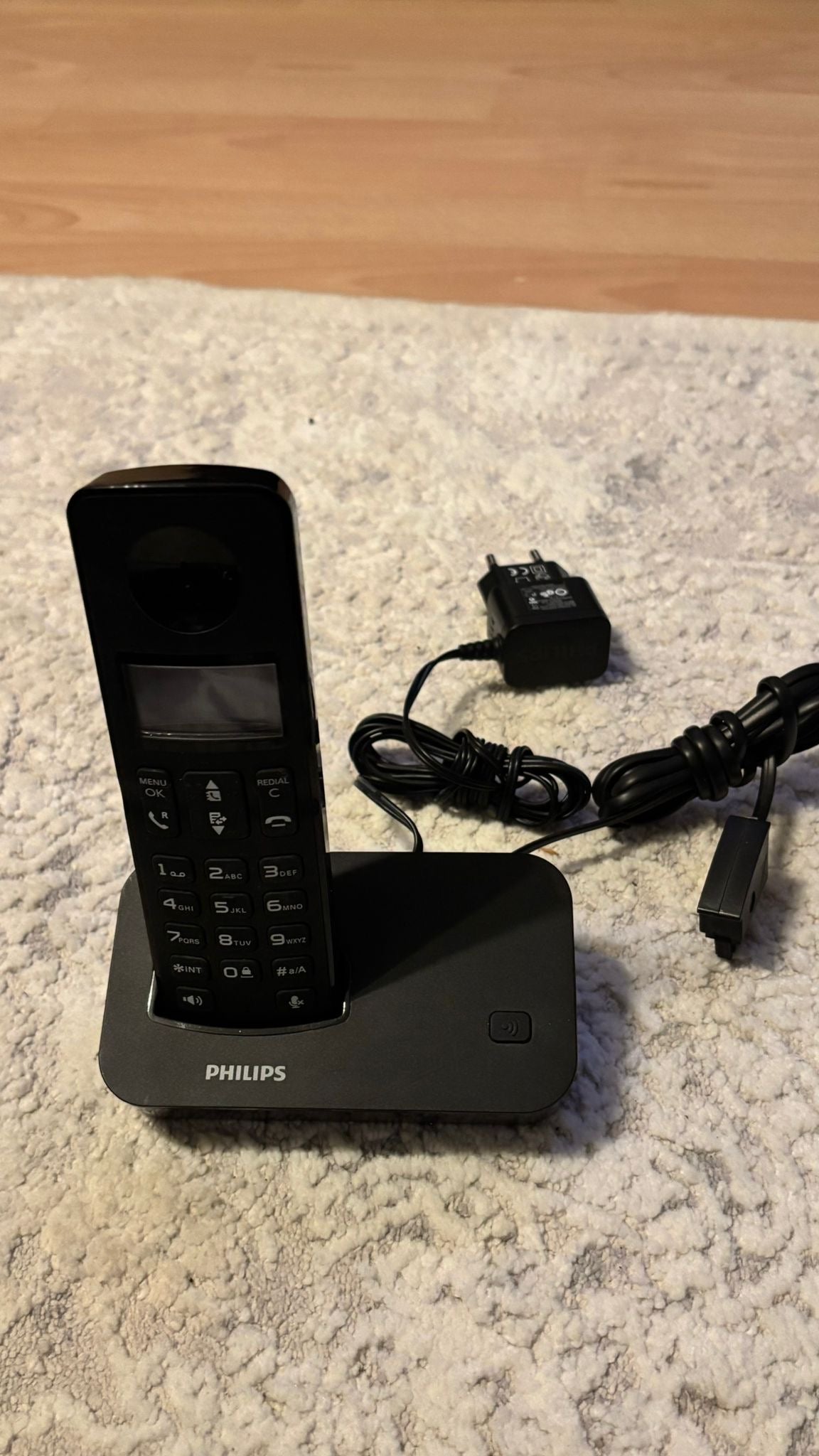 Philips D150 DECT Telefon Schwarz mit Basis & Netzteil – sehr guter Zustand