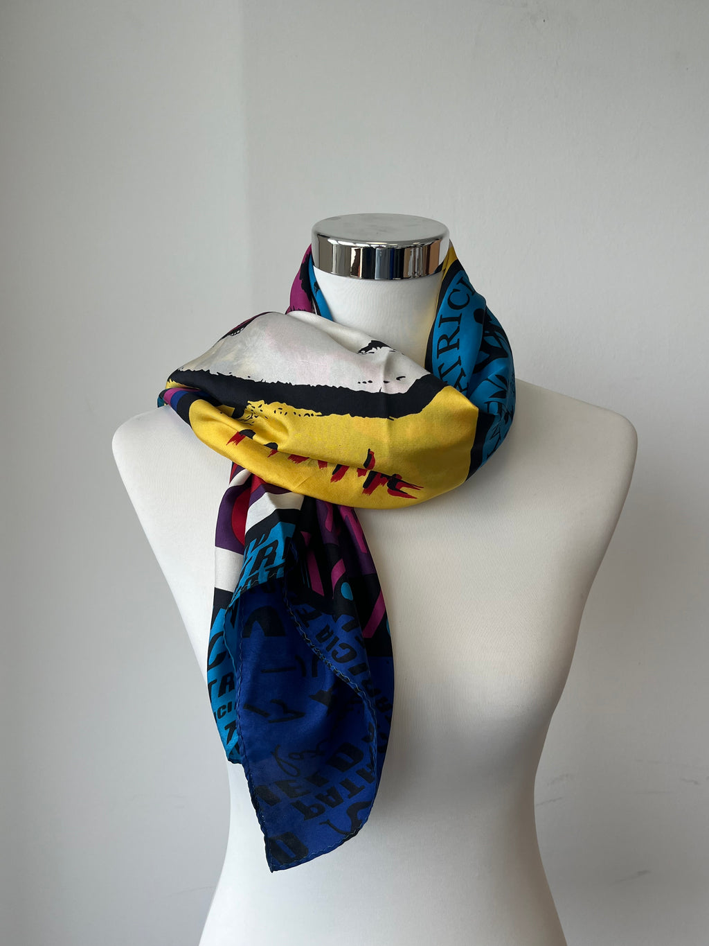 Patricia Field NYC Pop Art Seidenschal ca. 90x90cm Multicolor Sehr Gut