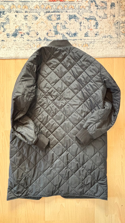 ARKET Langer Steppmantel, Schwarz, Gr. 36, Sehr guter Zustand