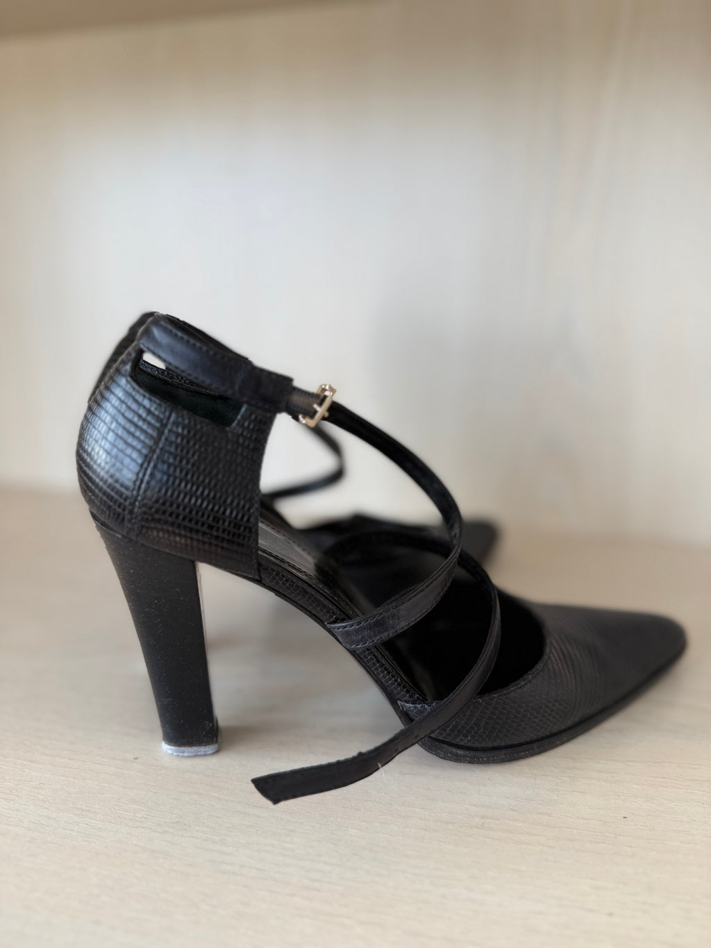 BOSS Damen Ankle-Strap Pumps, Lizard-Prägung, Leder, Schwarz, Gr. 38, Gut