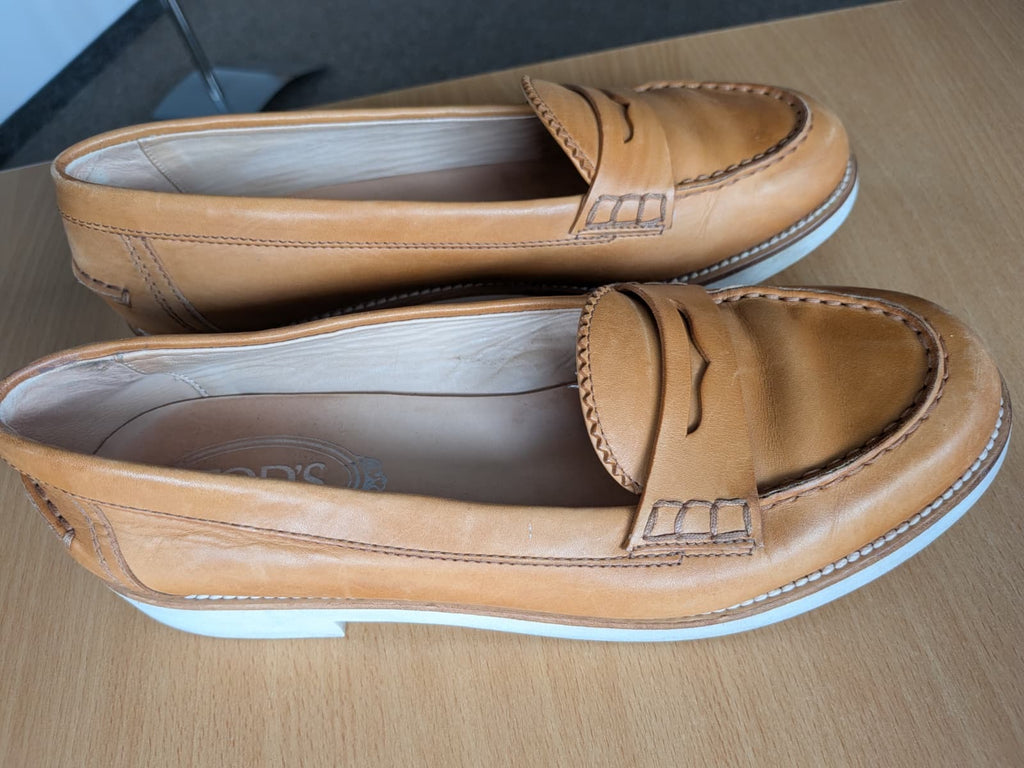 Tod’s Leather Penny Loafers (EU 39) – Camel Brown, Made in Italy, Normal Use