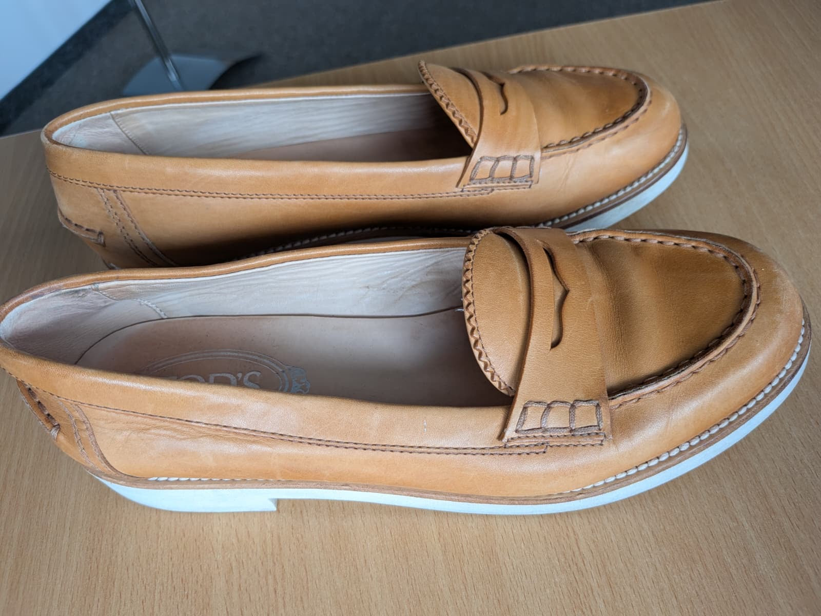 Tod’s Leather Penny Loafers (EU 39) – Camel Brown, Made in Italy, Normal Use