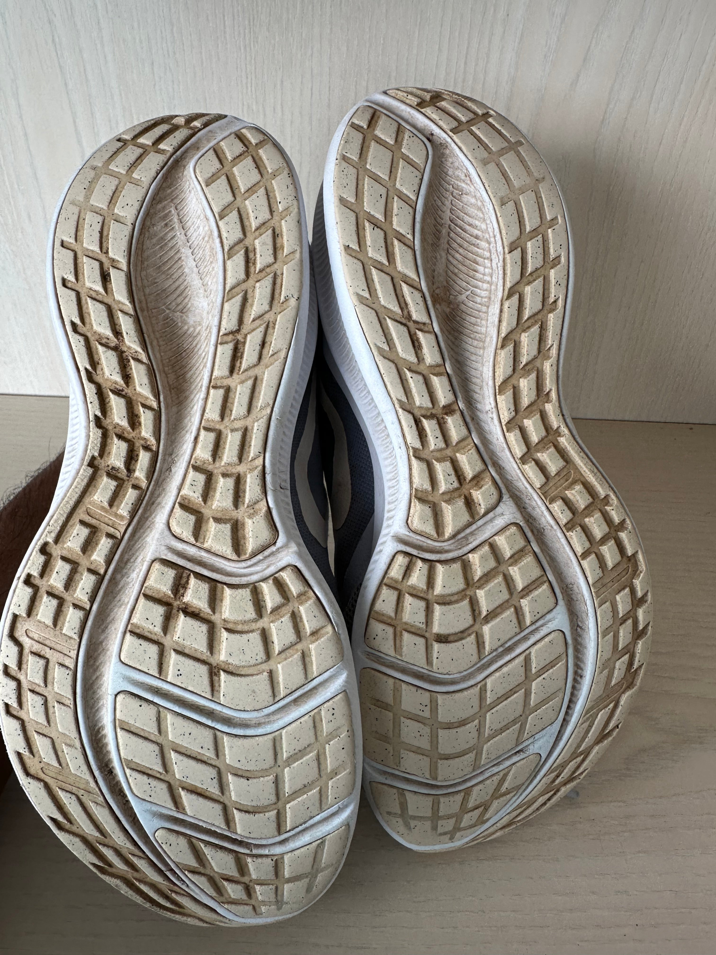Nike Revolution 3 Laufschuhe – Sky Blue, EU 37.5, Gebraucht