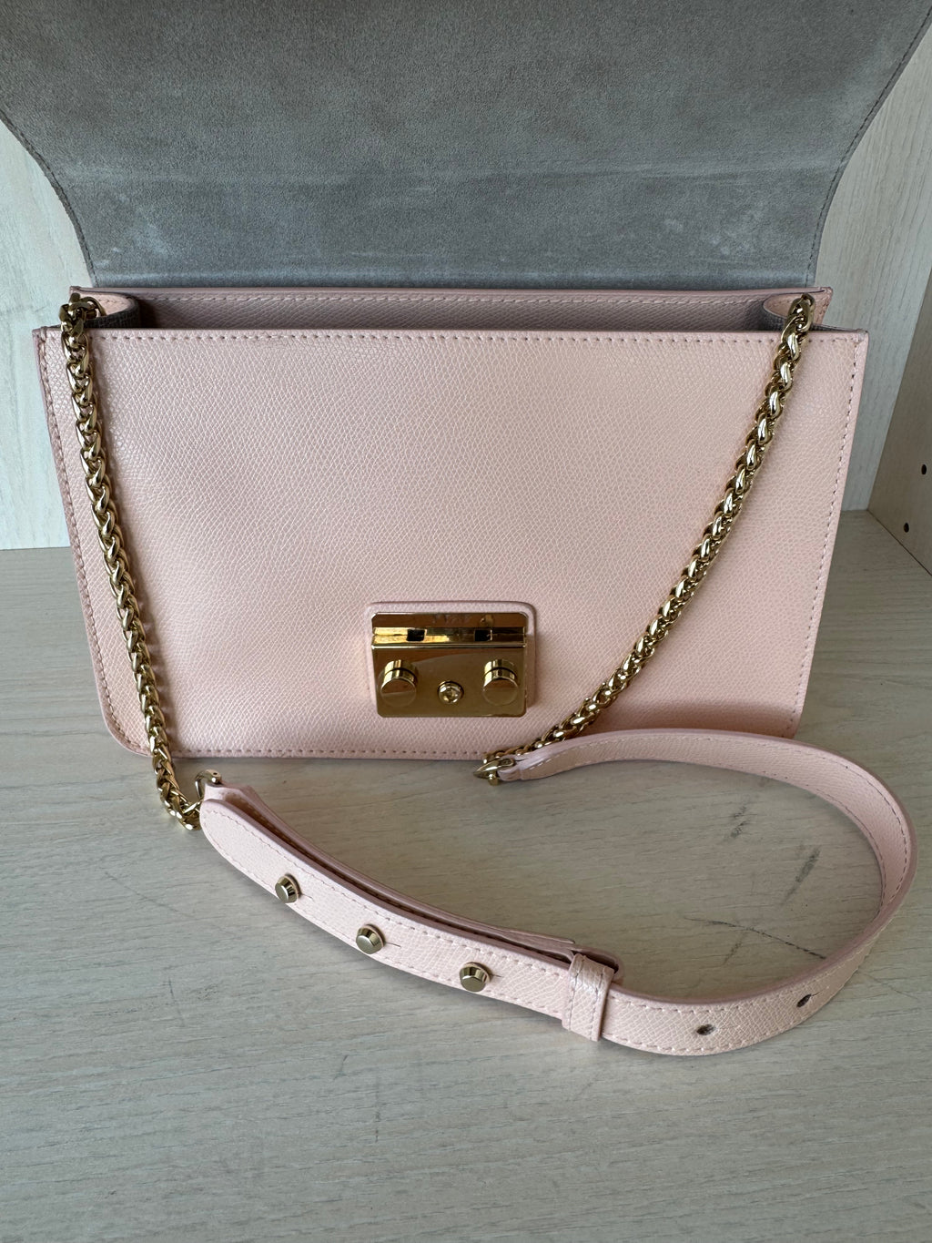 Furla Metropolis Small Schultertasche Moonstone, guter Zustand + Dustbag