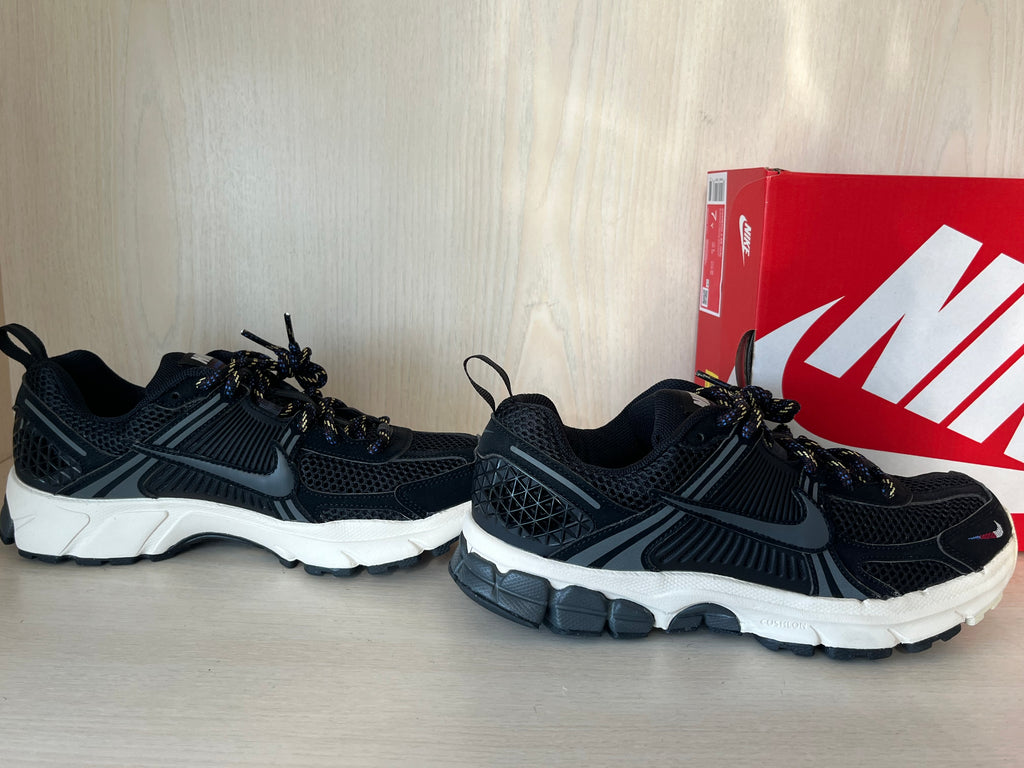 Nike Vomero 5 EE (GS) Schwarz/Anthrazit Größe EU 40 Neu