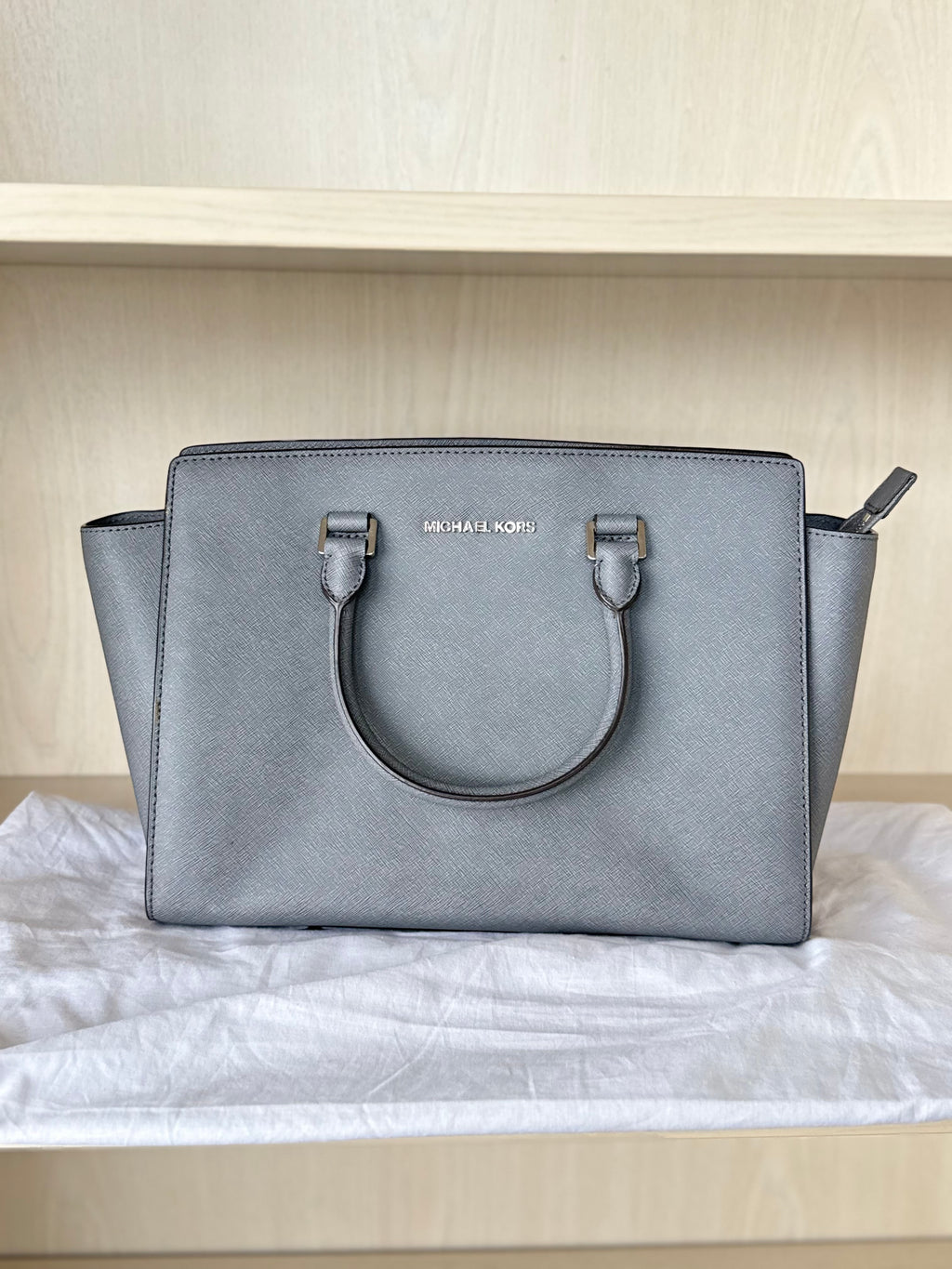 Michael Kors Selma Medium Satchel, Graphite Grey, Very Good Condition, 32cm