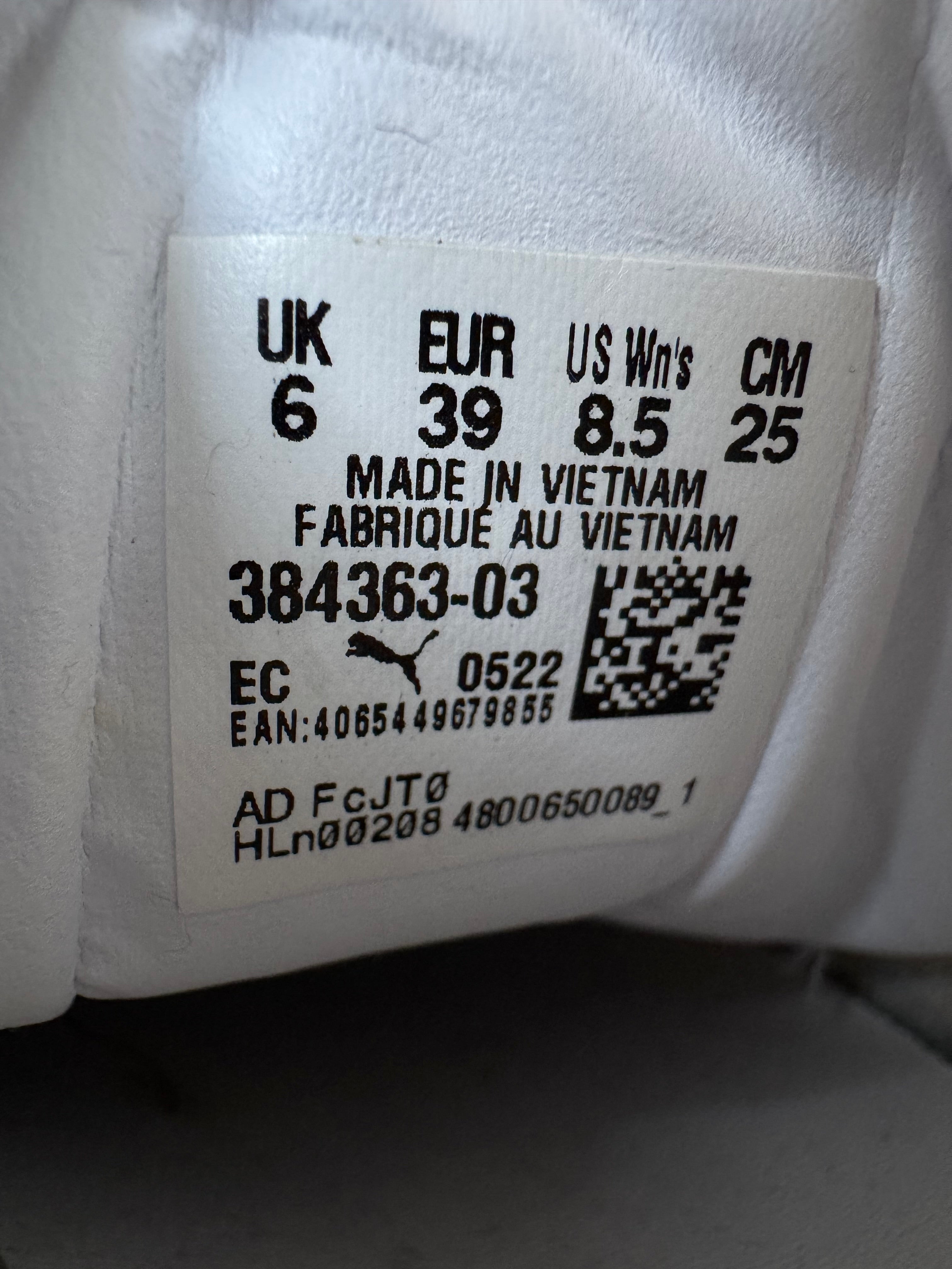 PUMA Mayze Stack Plateausneaker | EU 39 | Weiß/Light Sand | Guter Zustand