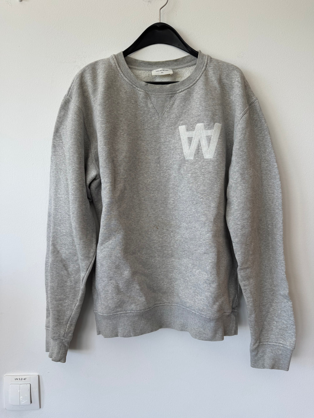 Wood Wood W Logo Sweatshirt Grau Größe S – Guter Zustand