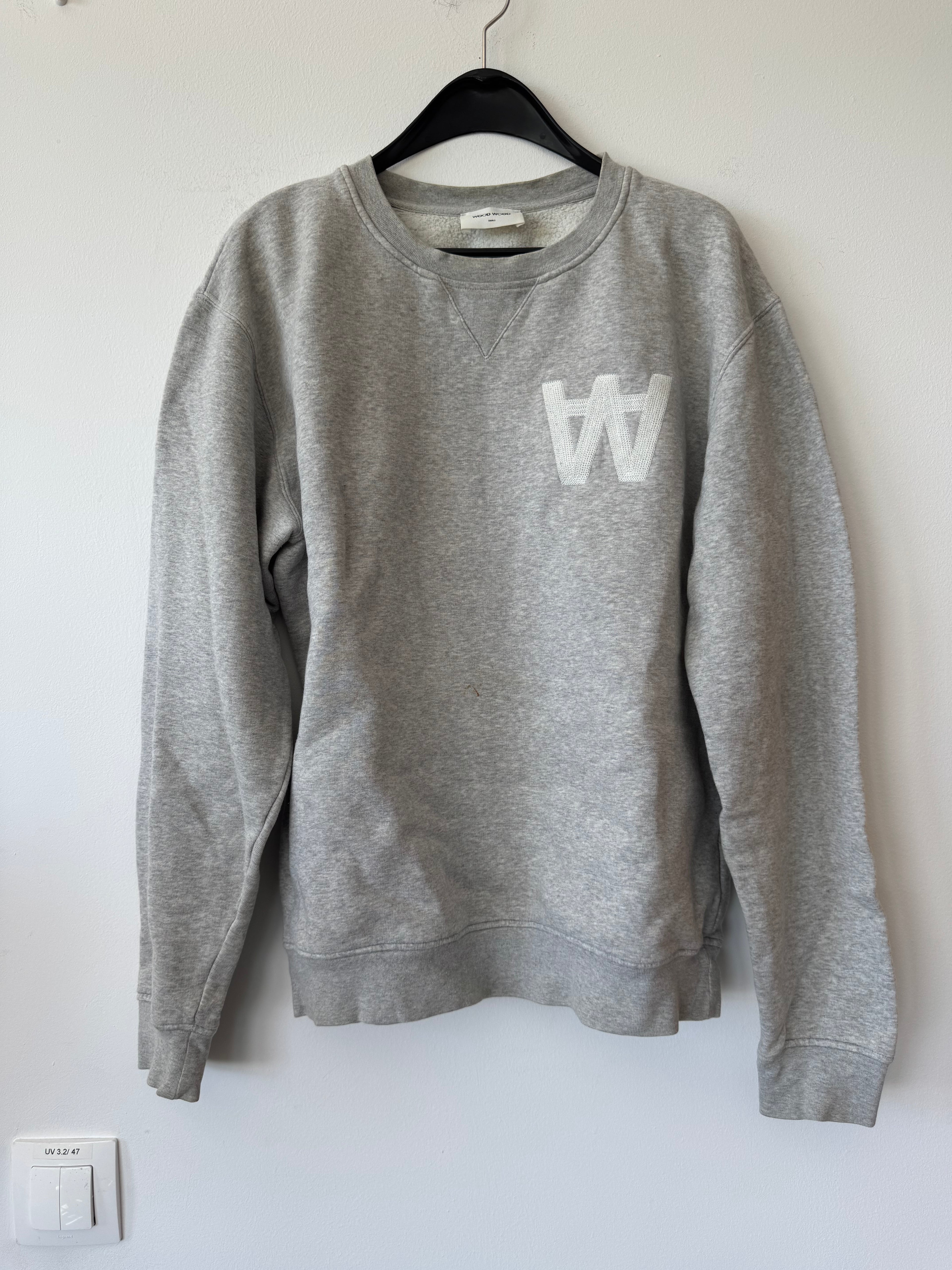 Wood Wood W Logo Sweatshirt Grau Größe S – Guter Zustand