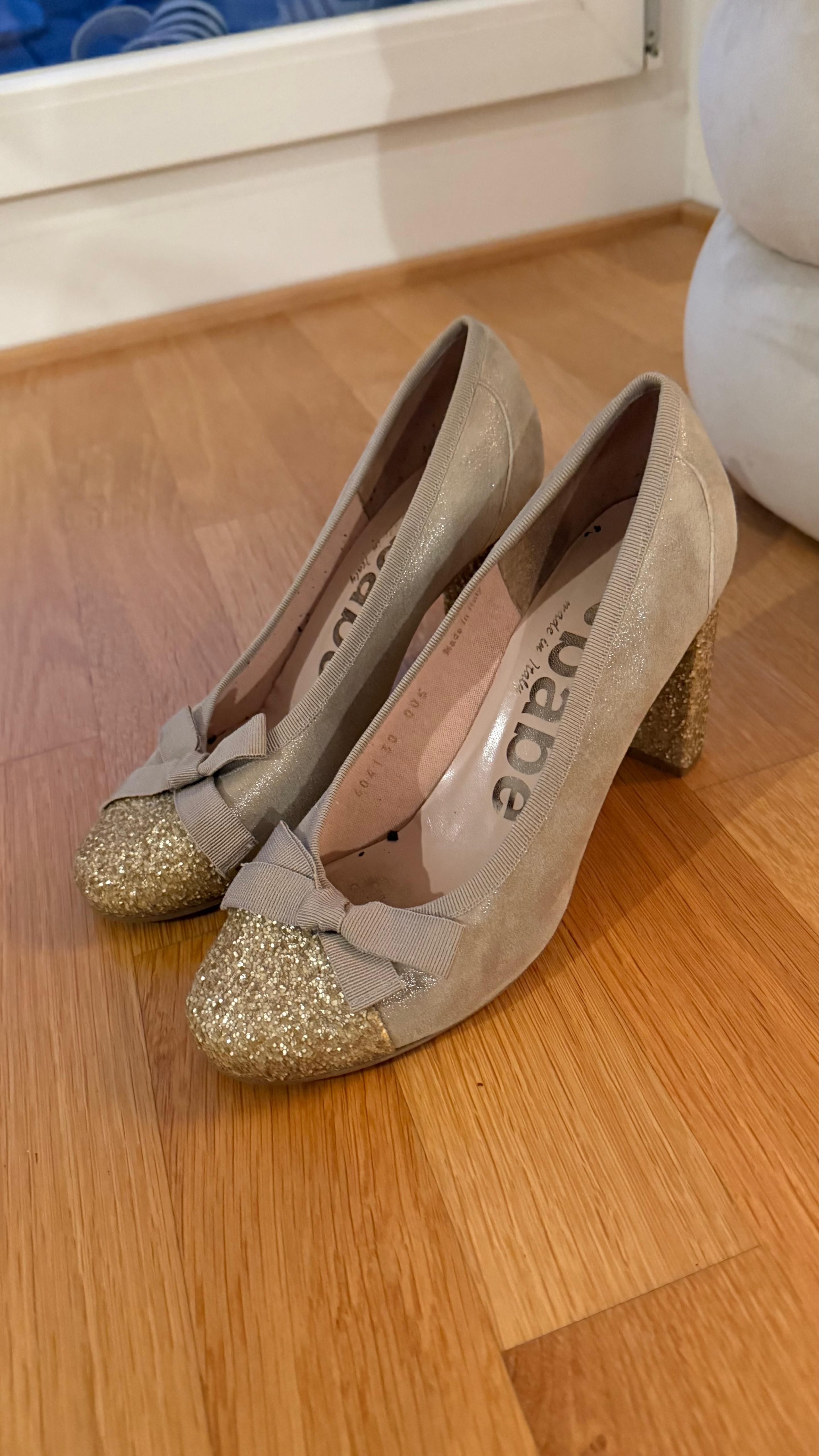 Le Babe Glitter Block Heel Pumps | Gold | Size Not Specified | Good Condition