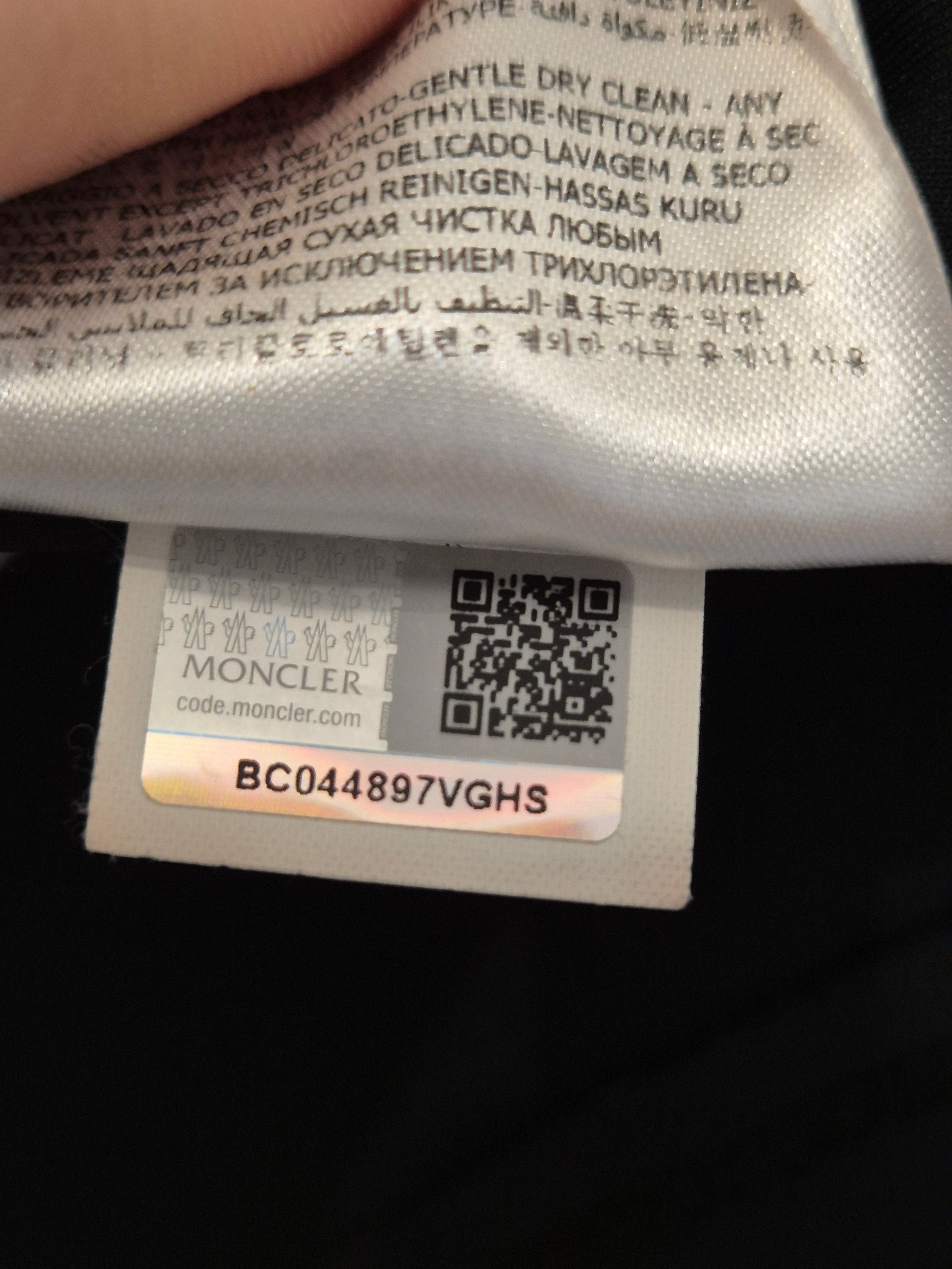 Moncler Damen Lederjacke VGH Serie Schwarz Größe M – Authentisch QR Code