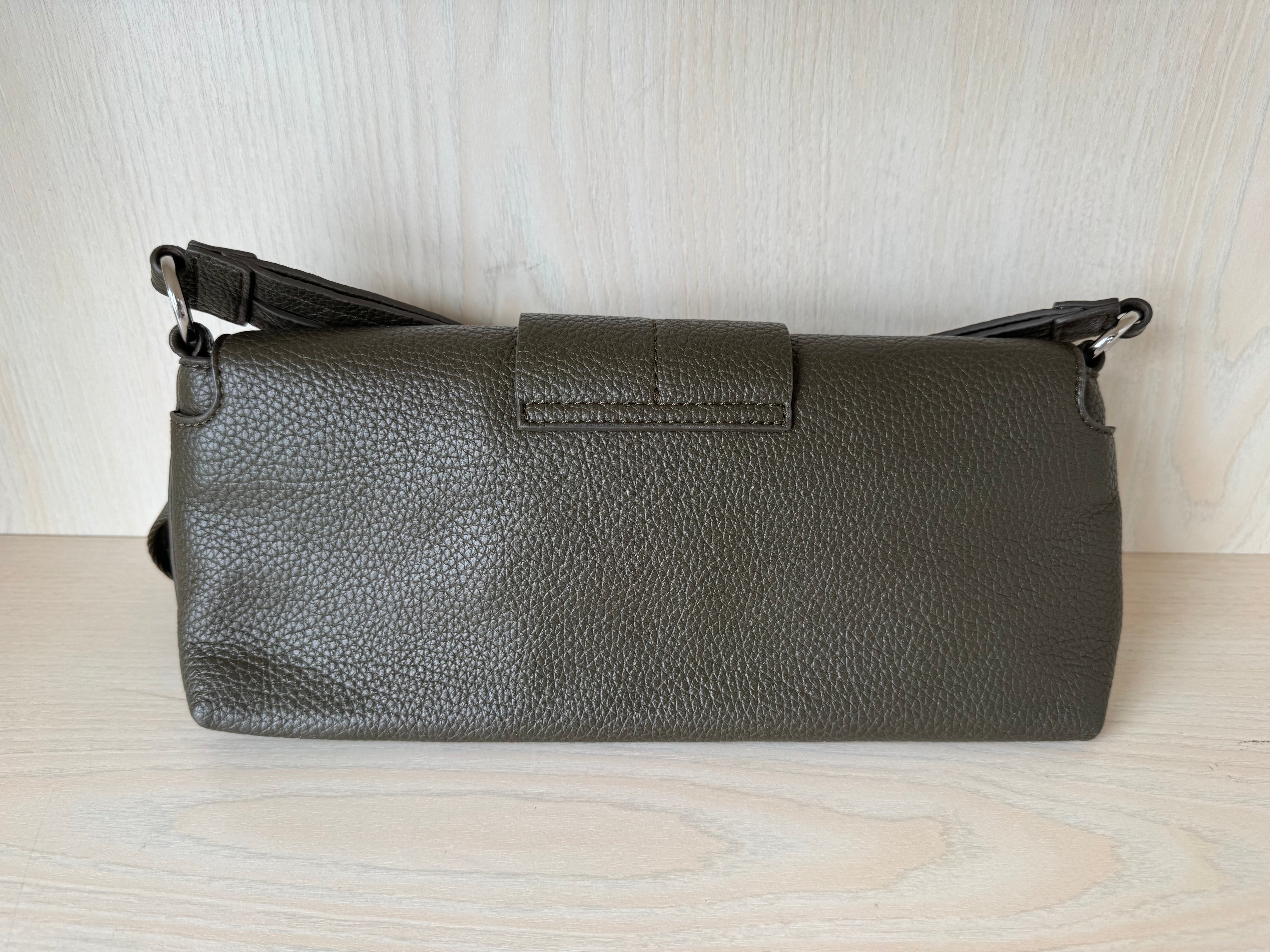 HUGO by Hugo Boss Schultertasche Olive, Kunstleder, Medium, guter Zustand