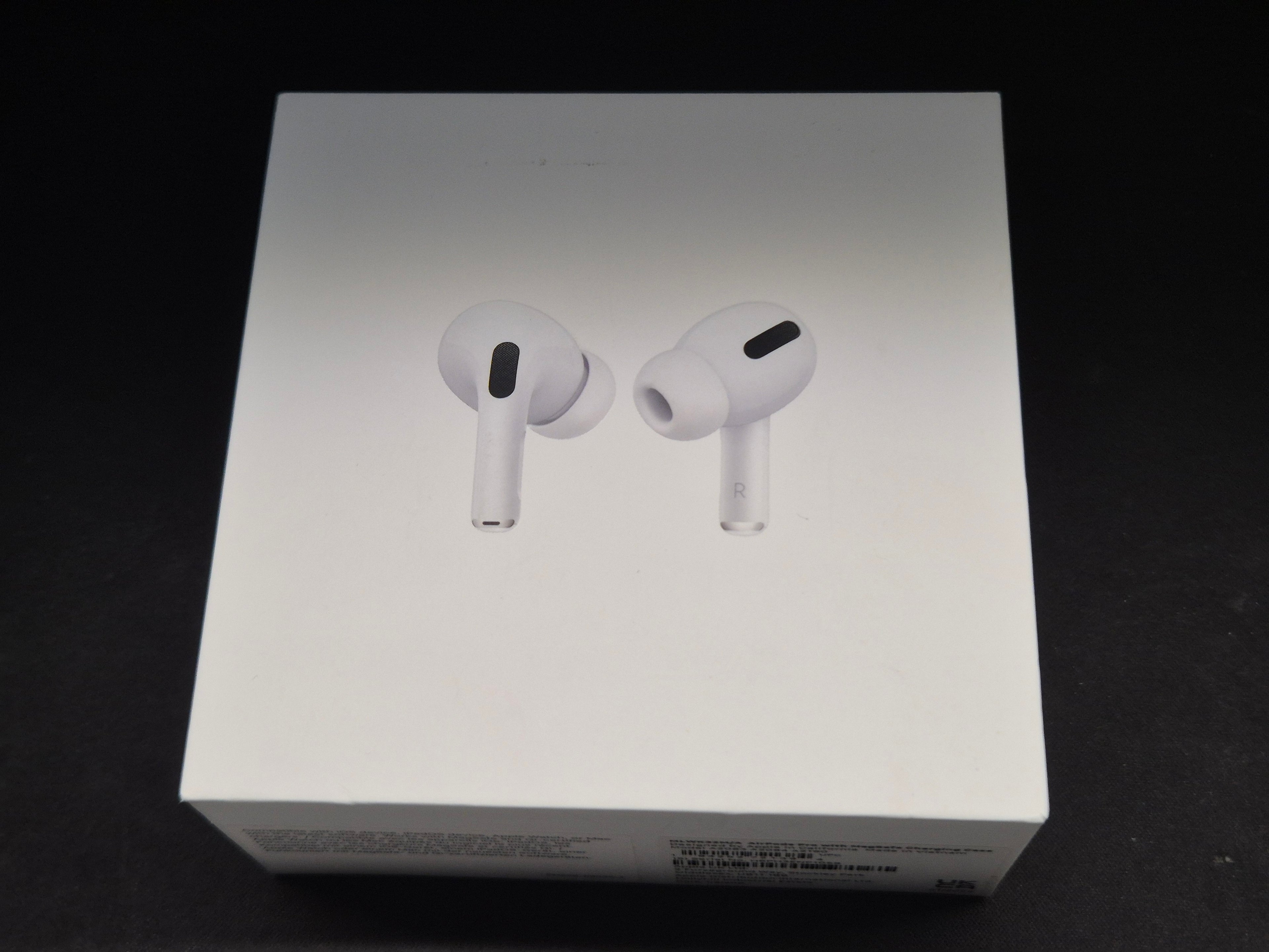 Apple AirPods Pro 2nd Gen White MagSafe Case Good Condition + Extra Ear Tips