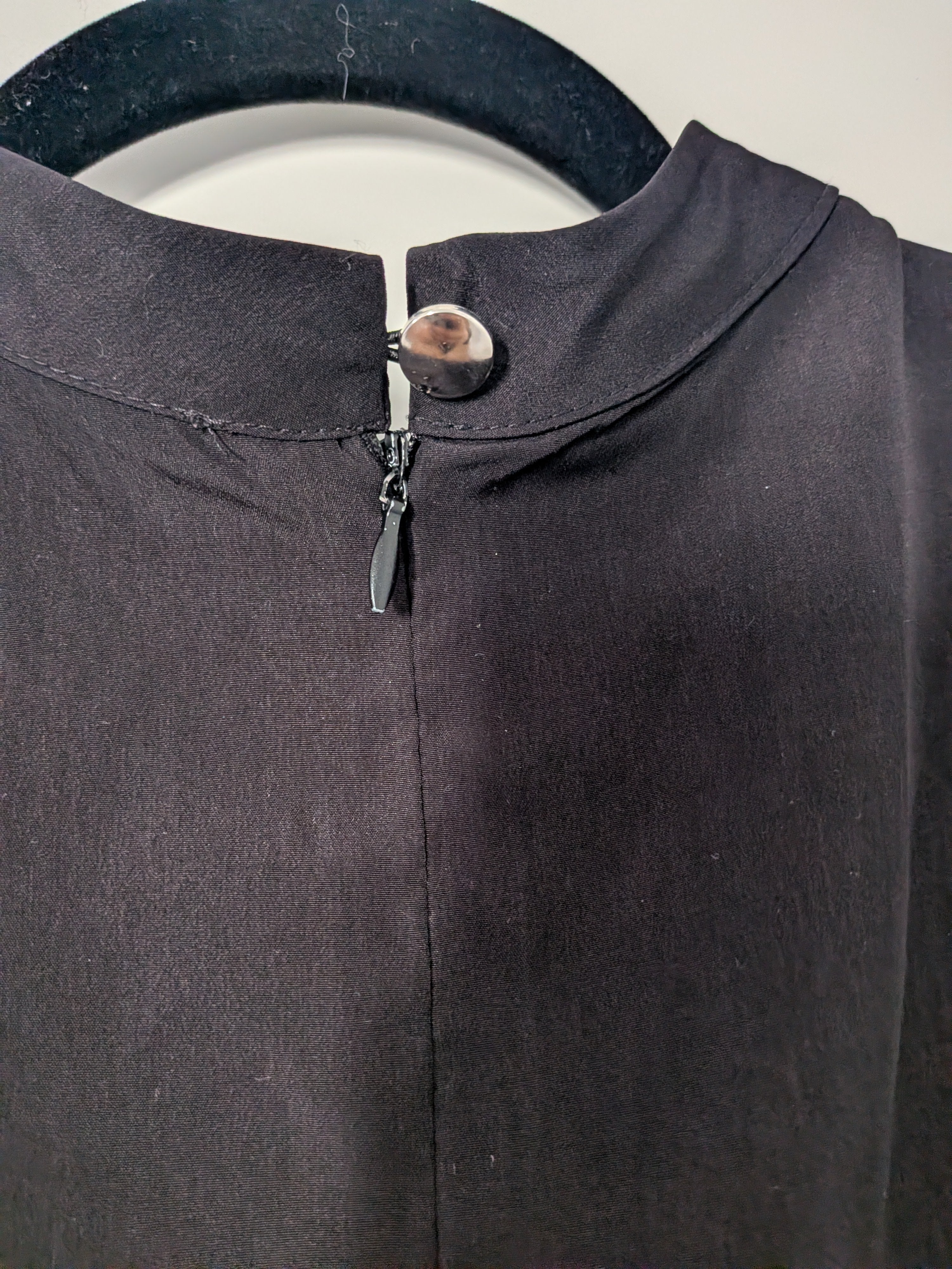 Elegant Tekbir Dress • EU 40 • Navy Blue • High Neck • Very Good Condition