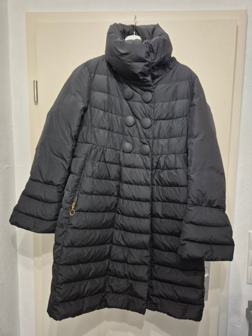 Moncler Flammette Down Coat – Black, Size M, Good Condition